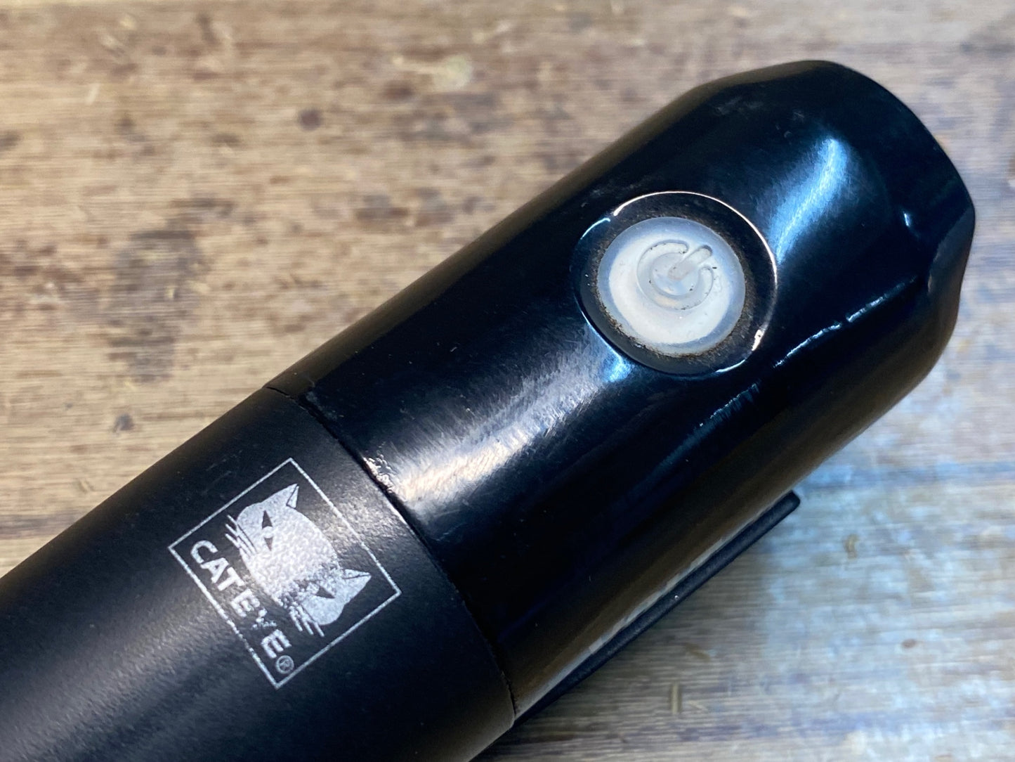 IY275 キャットアイ CATEYE ボルト VOLT400 フロントライト 本体 点灯確認済み