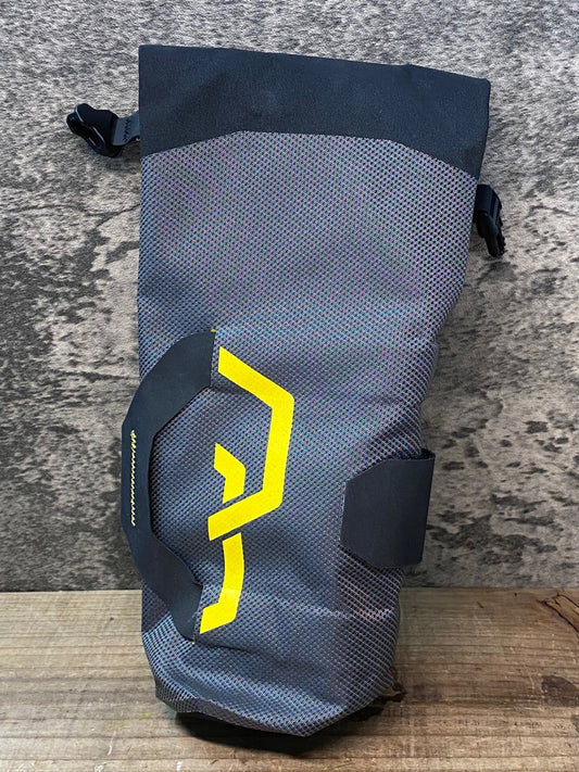 IN889 アピデュラ APIDURA backcountry downtube pack ダウンチューブバッグ グレー