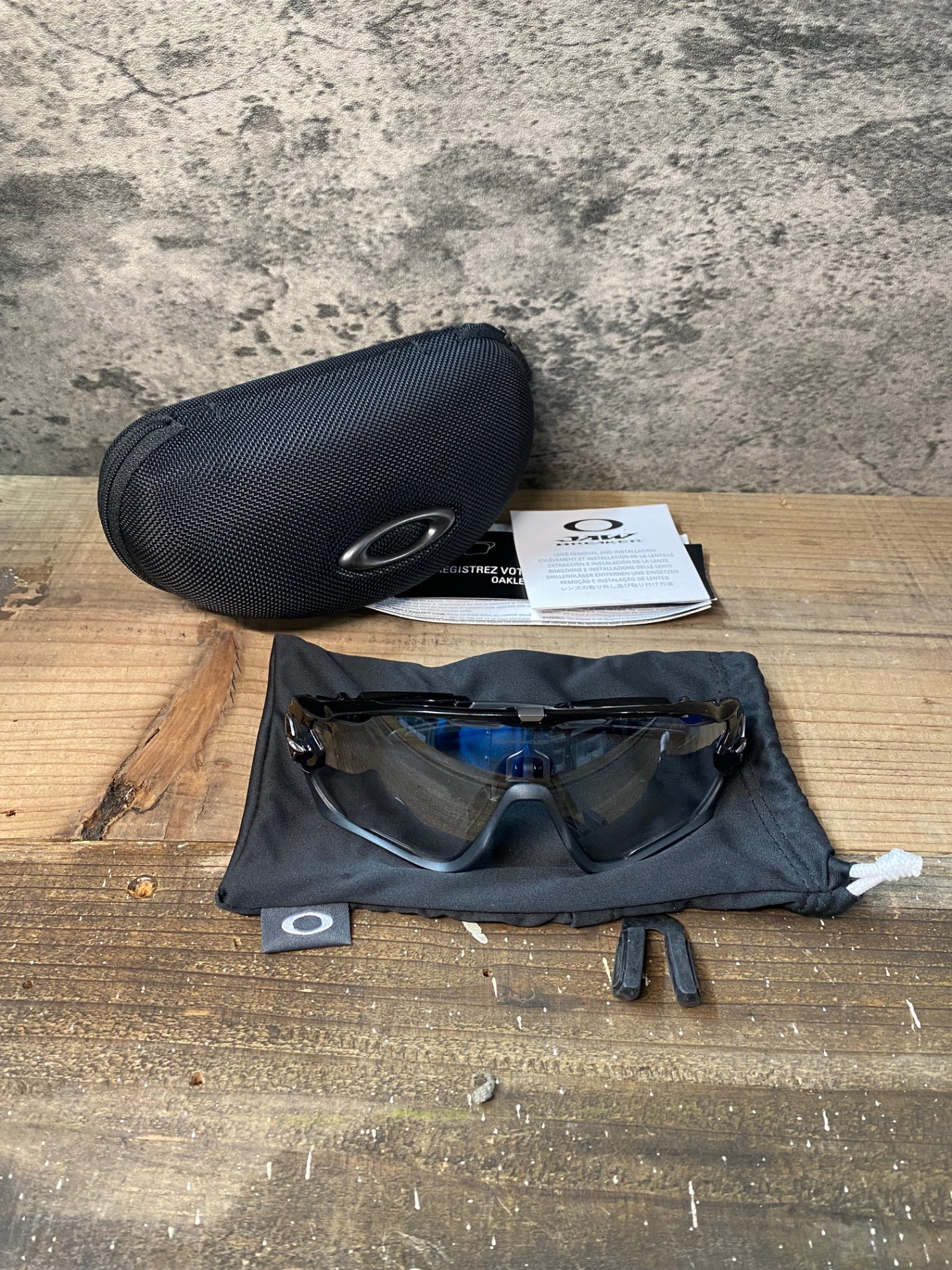 IM860 オークリー OAKLEY ジョウブレーカー JAW BREAKER サングラス アイウェア 黒 調光レンズ