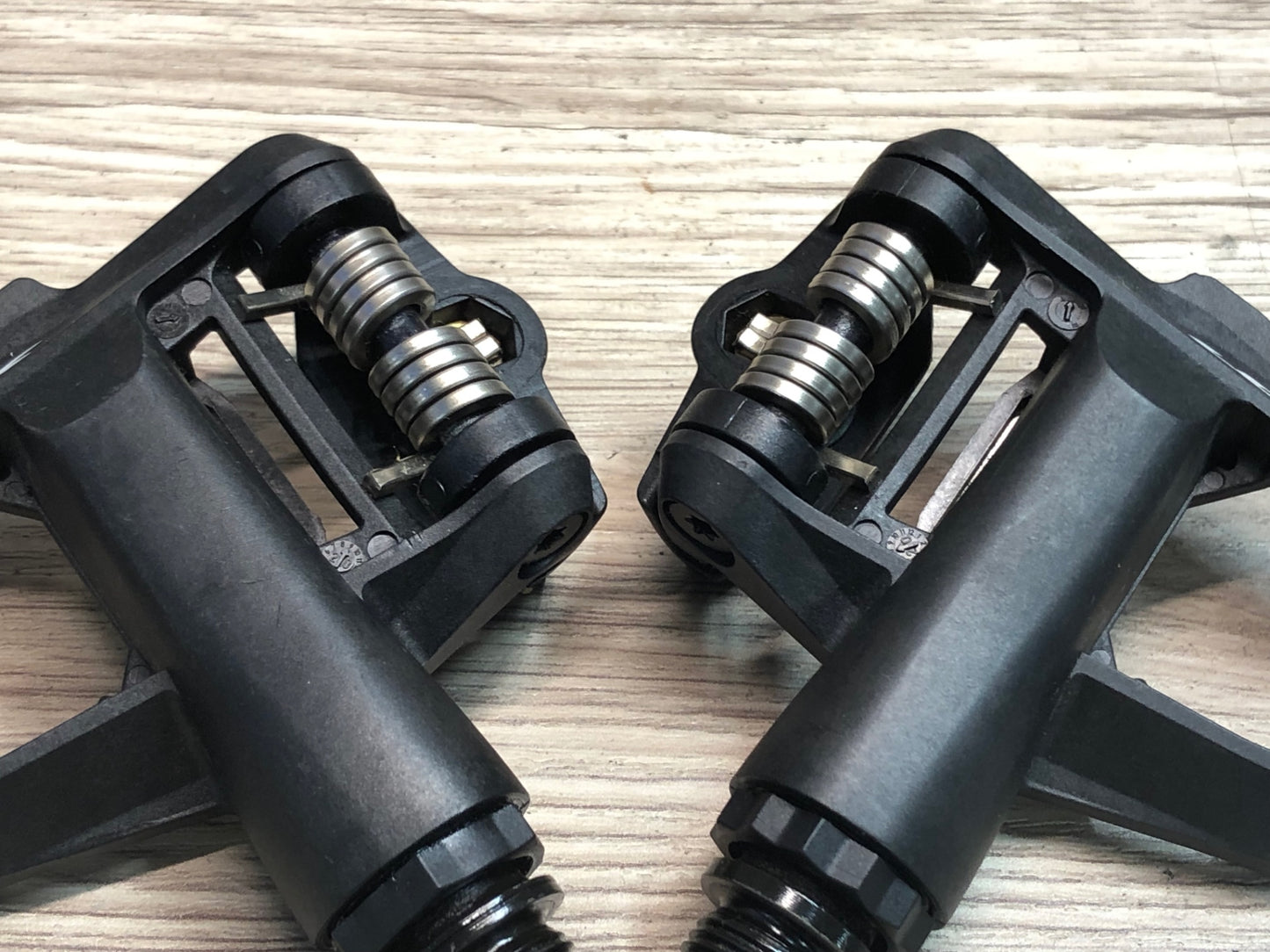 IU260 ルック LOOK KEO 2 MAX CARBON ビンディングぺダル 黒