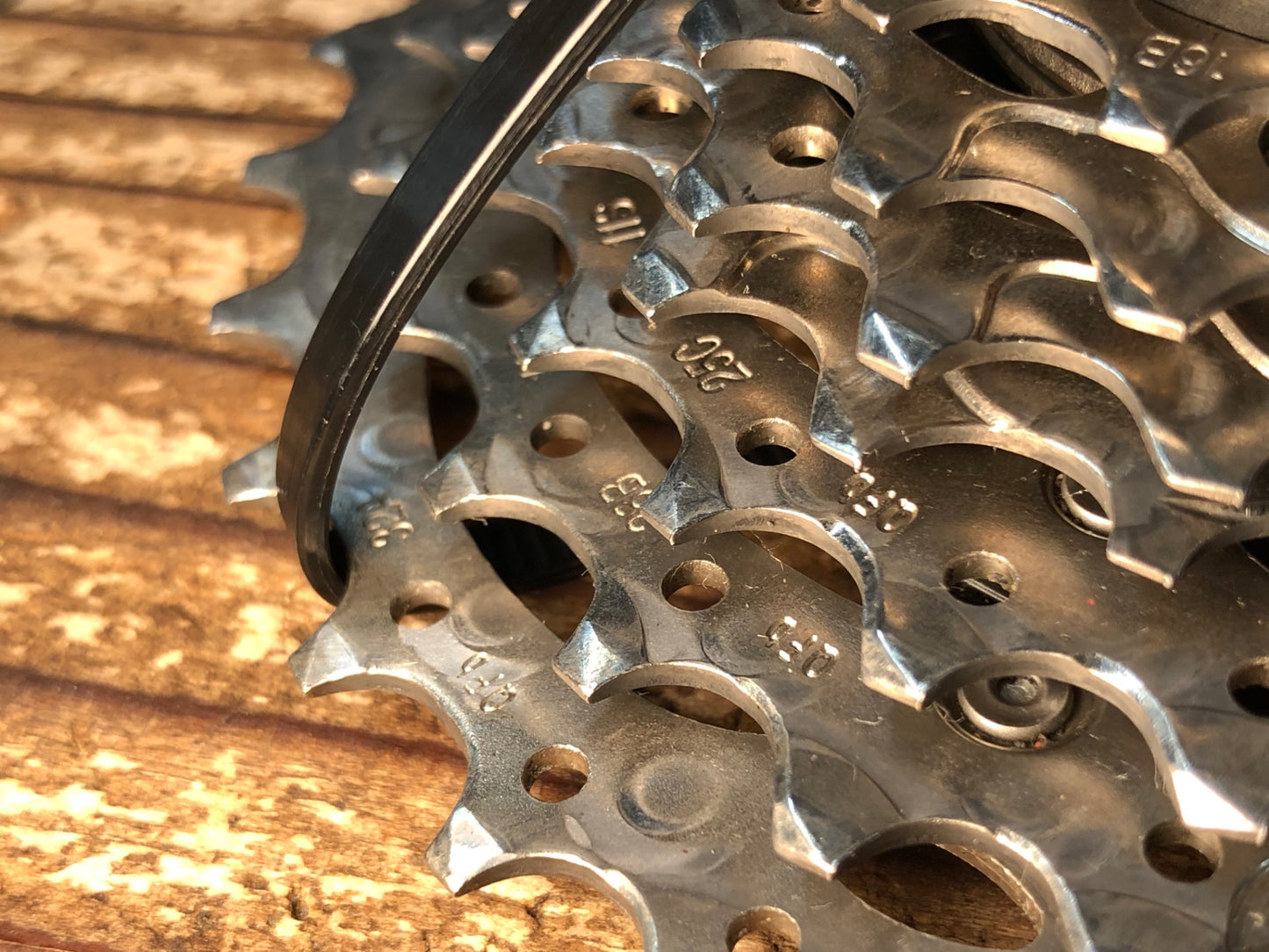 IU090 シマノ SHIMANO 105 CS-R7000 スプロケット 11-32T 11S