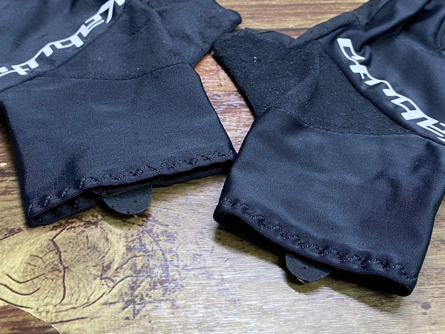 JB543 カブト Kabuto 指切 グローブ 黒 L