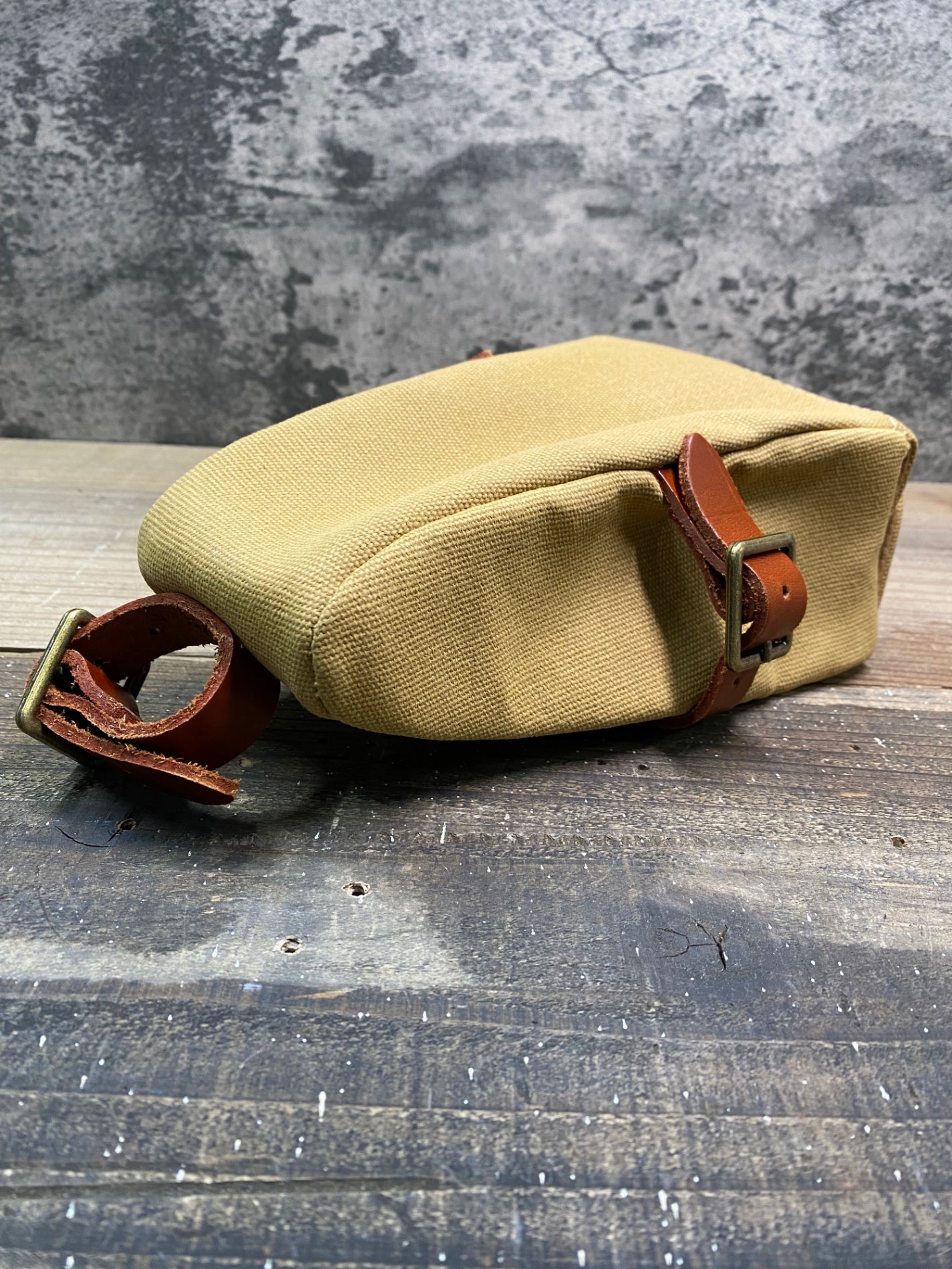 IJ912 TOURBON サドルバッグ 茶