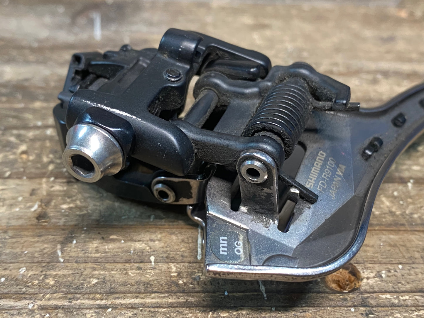 IT052 シマノ SHIMANO デュラエース DURA-ACE FD-R9100 直付 フロントディレイラー 2s