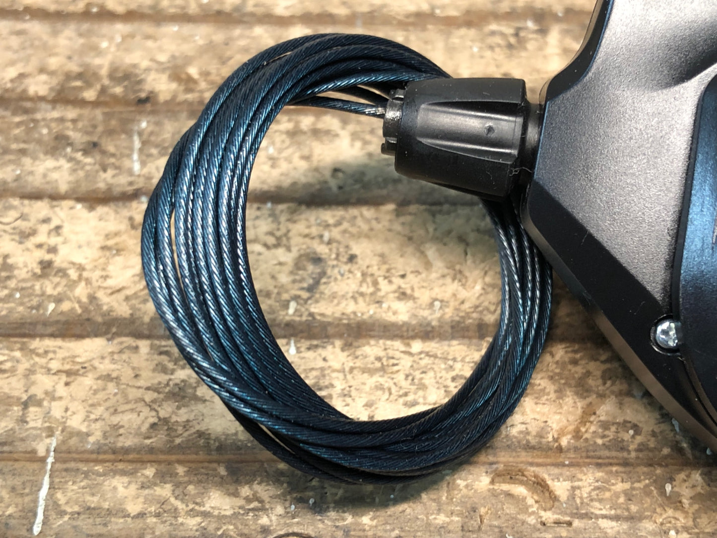 IW011 シマノ SHIMANO SL-U4000-9R シフトレバー 右