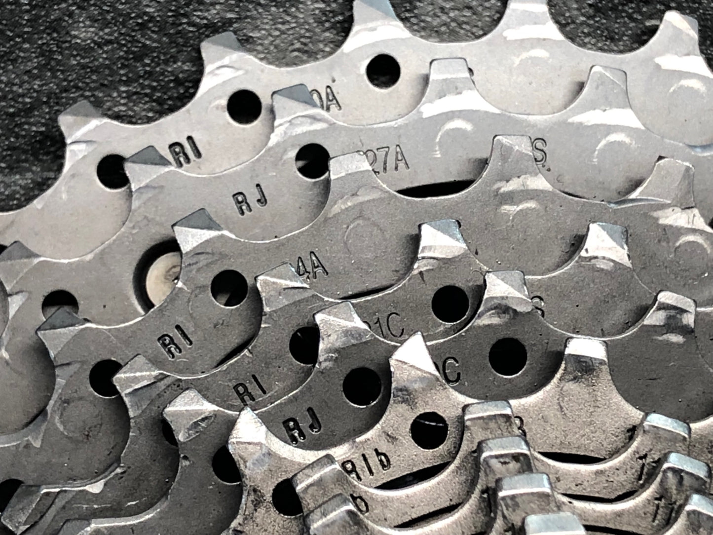 IU187 シマノ SHIMANO デュラエース DURA-ACE CS-R9100 スプロケット 11-30T 11S