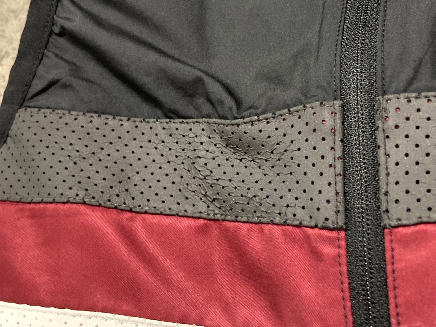 IY109 ラファ Rapha BORDEAUX PARIS ジレ サイクルベスト XS ブラック