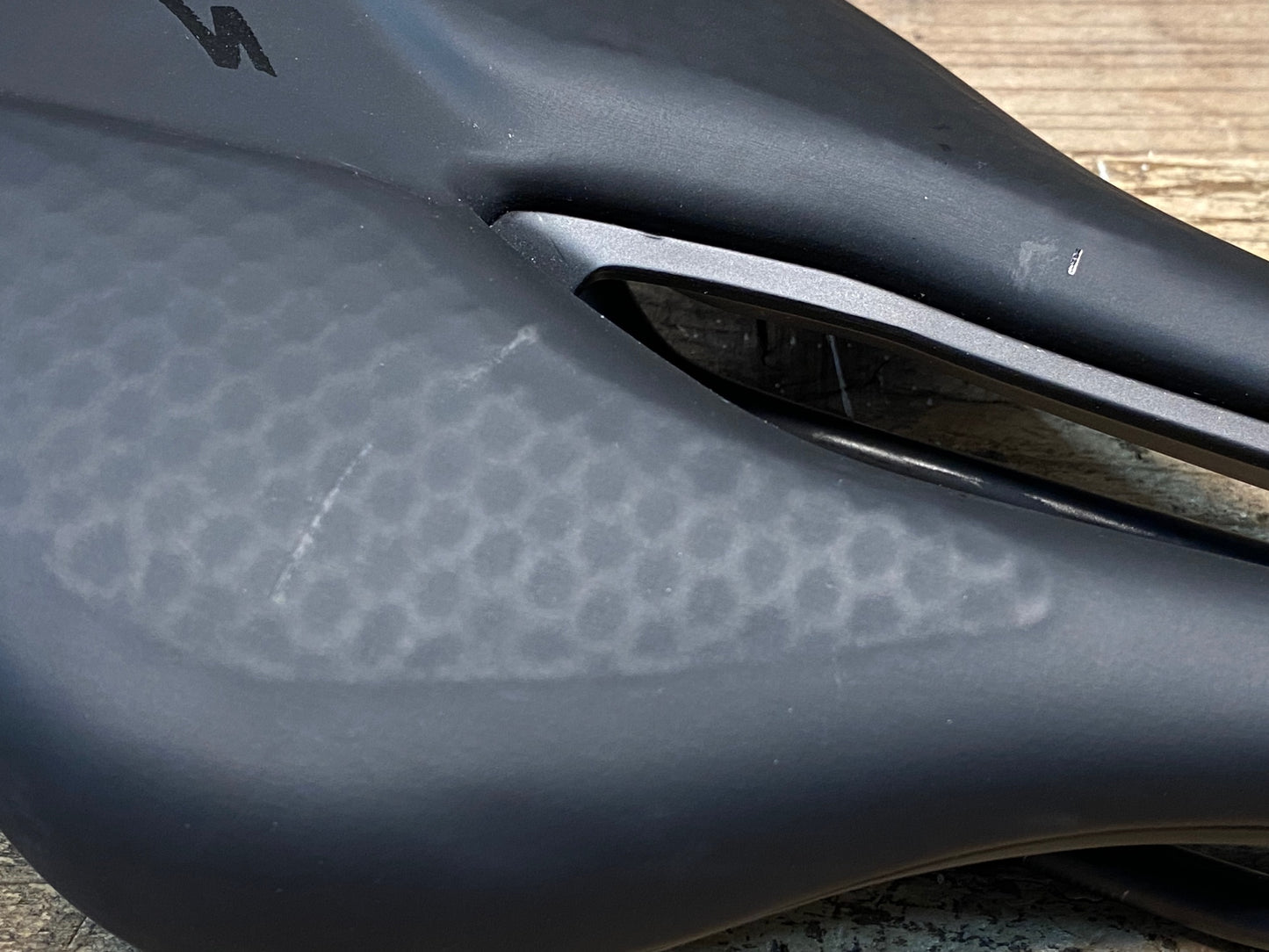 IY582 スペシャライズド SPECIALIZED POWER EXPERT MIRROR サドル 黒 143mm