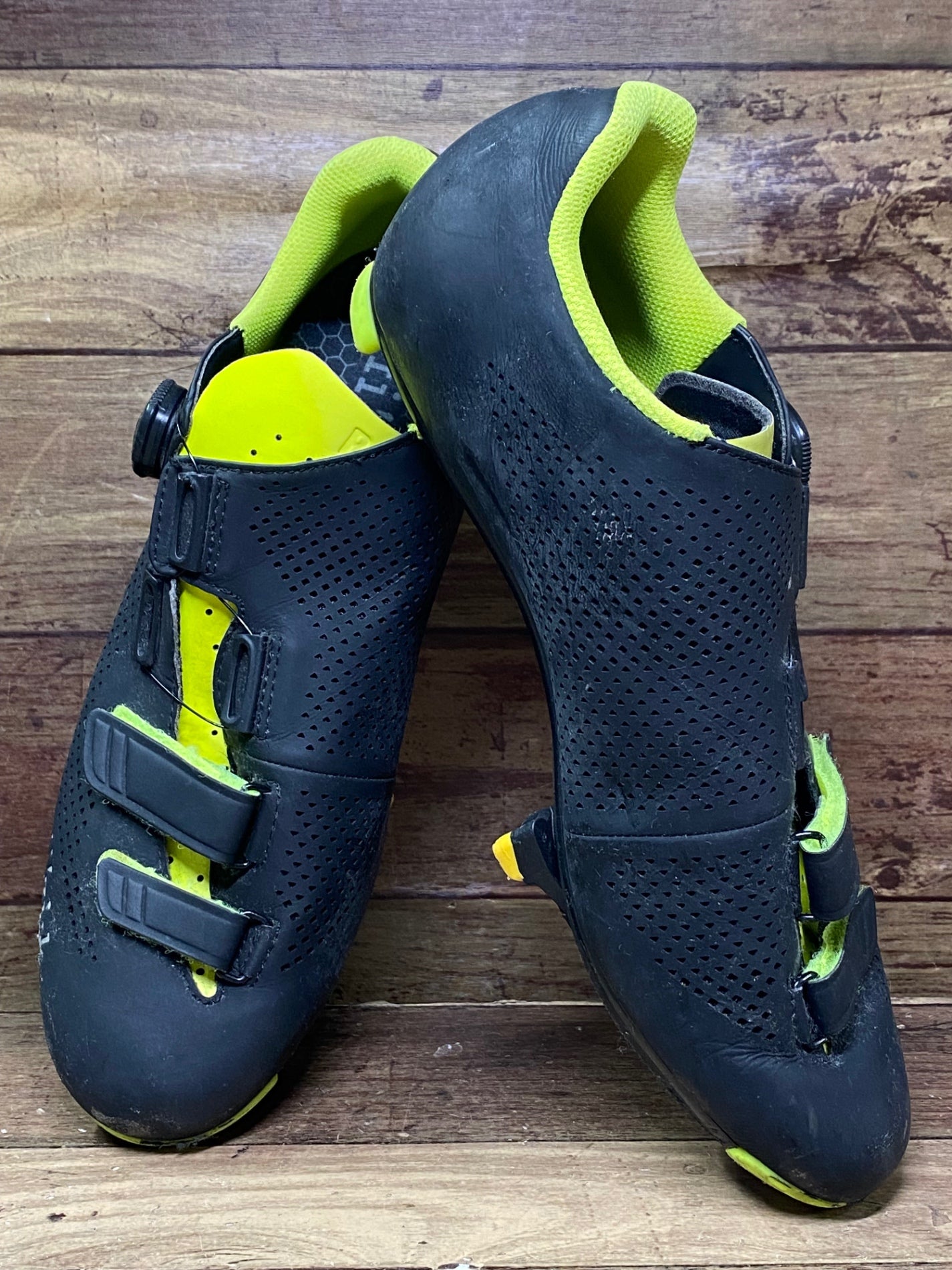 IJ834 フィジーク FIZIK R4 ROAD SHOES ビンディングシューズ 黒 黄緑 EU43