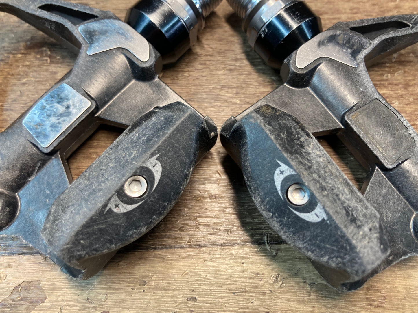 IM591 シマノ SHIMANO デュラエース DURA-ACE PD-R9100 ビンディングペダル SPD-SL ※シャフトのガタ 金属プレート再接着跡