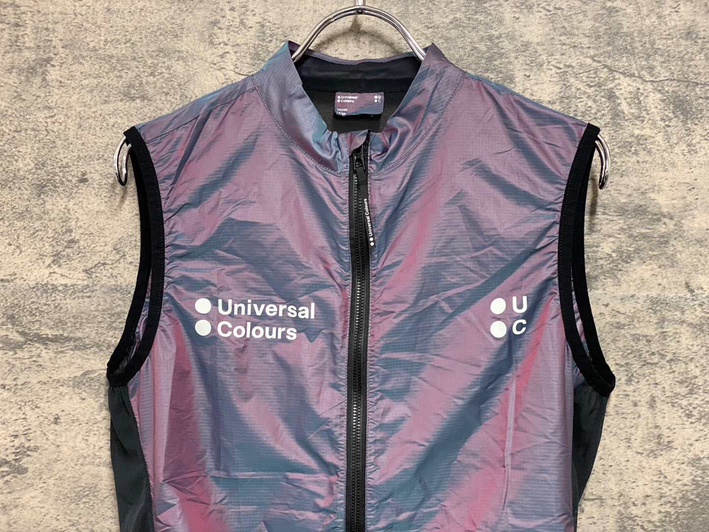 JC046 ユニバーサルカラーズ Universal Colours ジレ サイクルベスト Iridescent Green/Red L