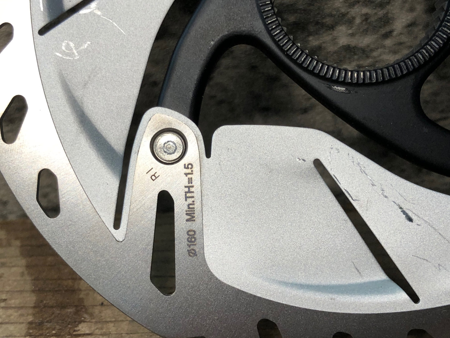 IZ718 シマノ SHIMANO アルテグラ ULTEGRA SM-RT800-S ディスクブレーキロータ― Φ160 実測1.8mm