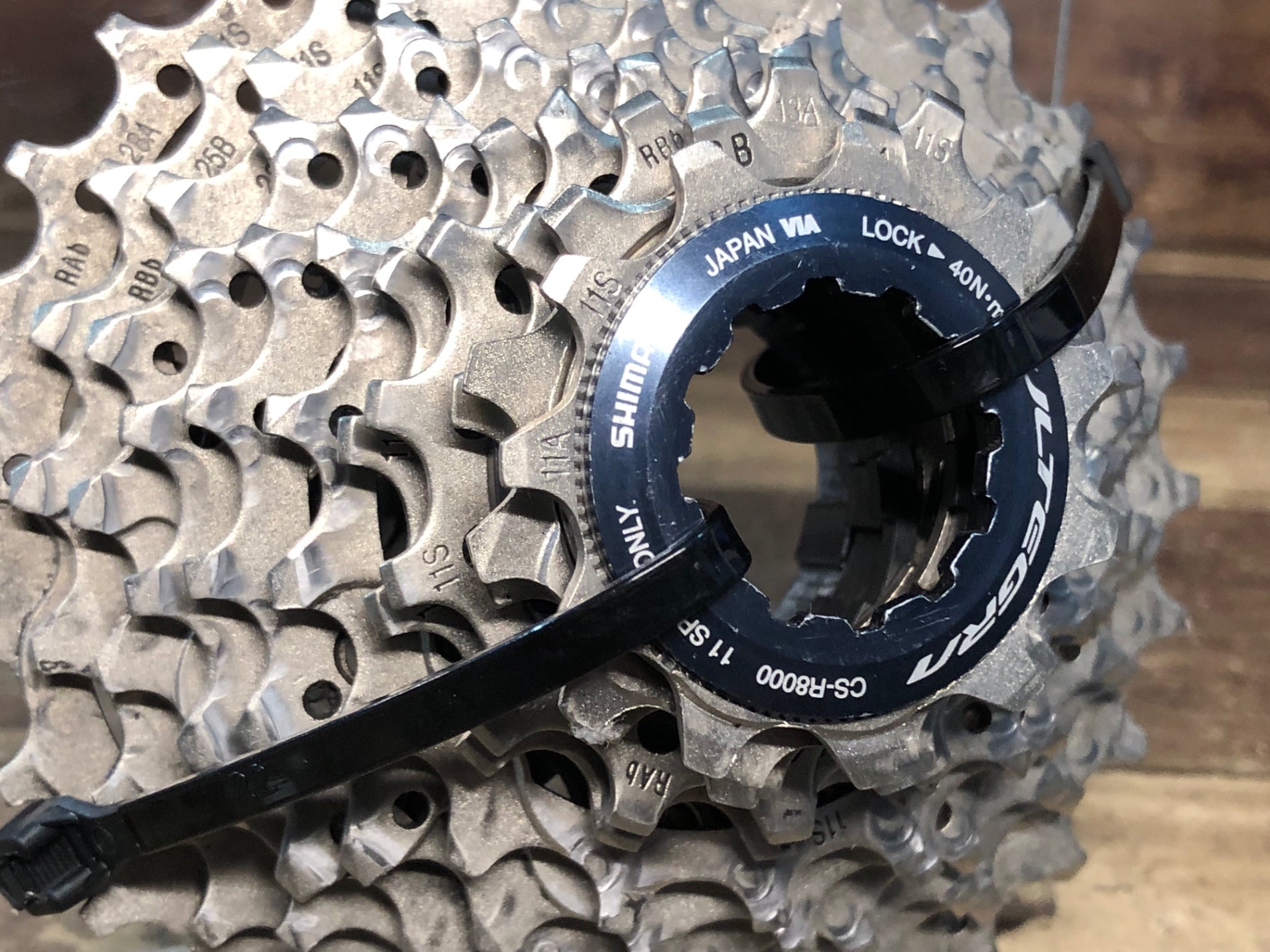 未使用】シマノスプロケット CS-R8000 11-28T 箱に傷みあり