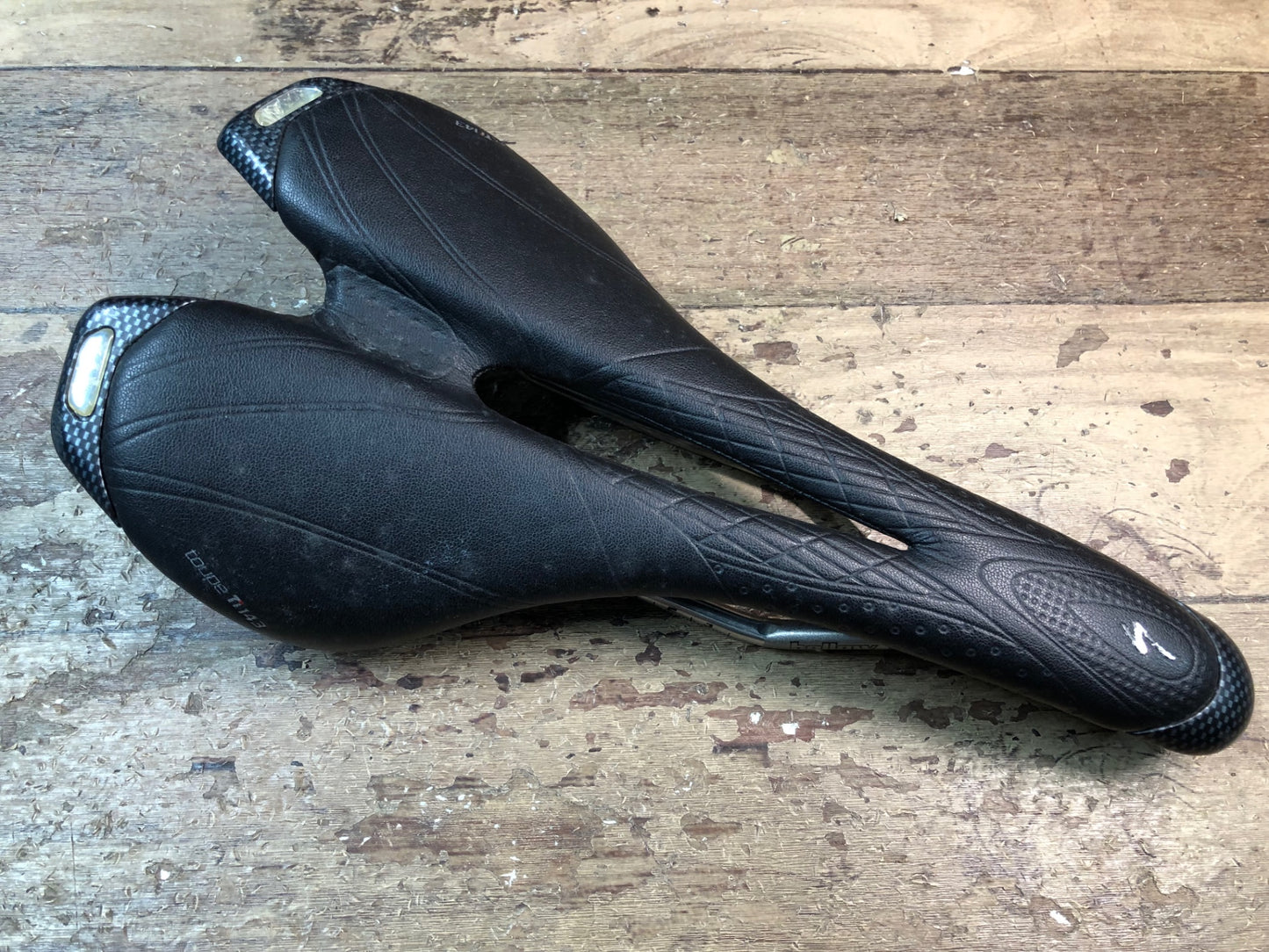 IM567 スペシャライズド SPECIALIZED TOUPE Ti143 サドル 黒 Hollow Ti レール