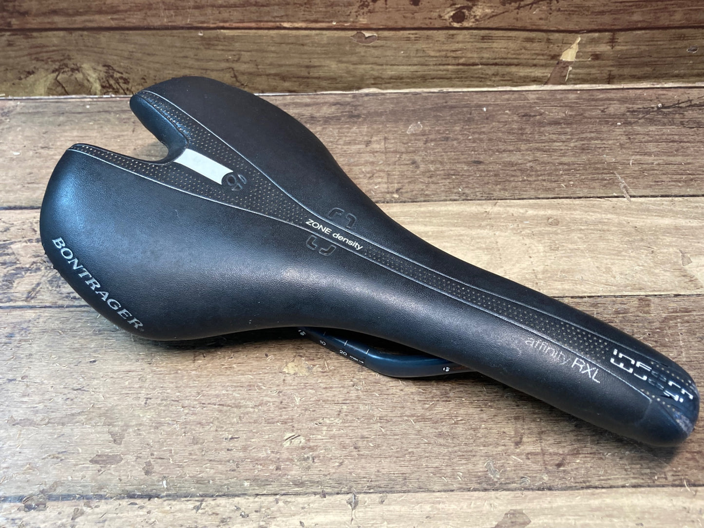 IJ886 ボントレガーBONTRAGER affinity RXL サドル 黒 RXL CARBONレール