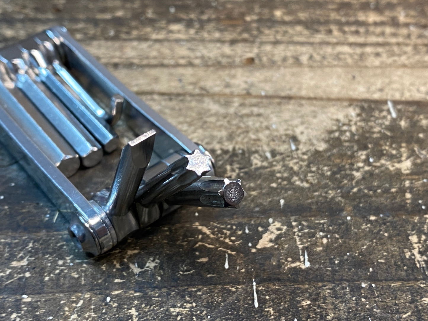 IU896 レザイン LEZYNE SV7 66G マルチツール