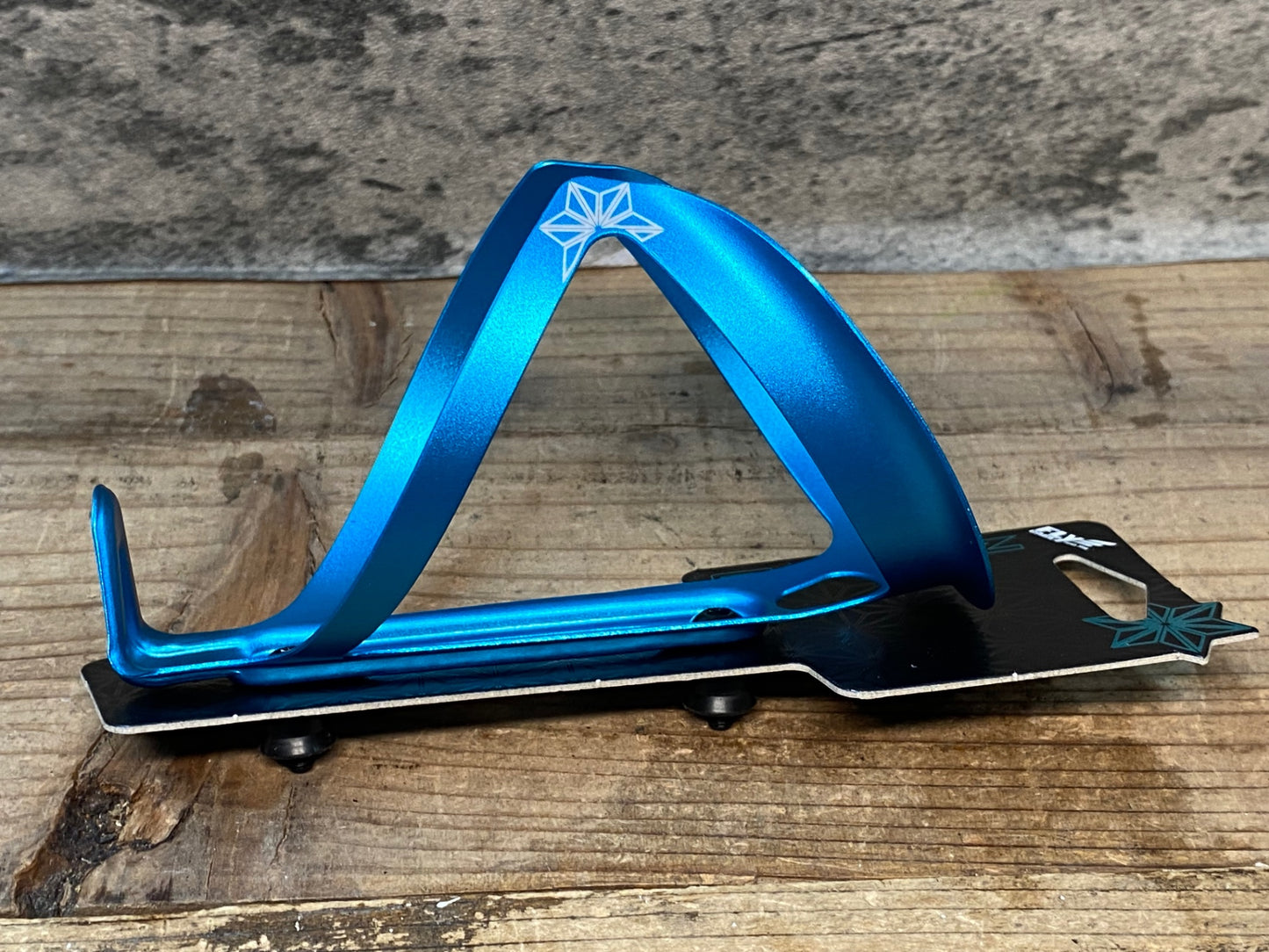 IV656 スパカズ SUPACAZ FLY CAGE ANO ボトルケージ アクア