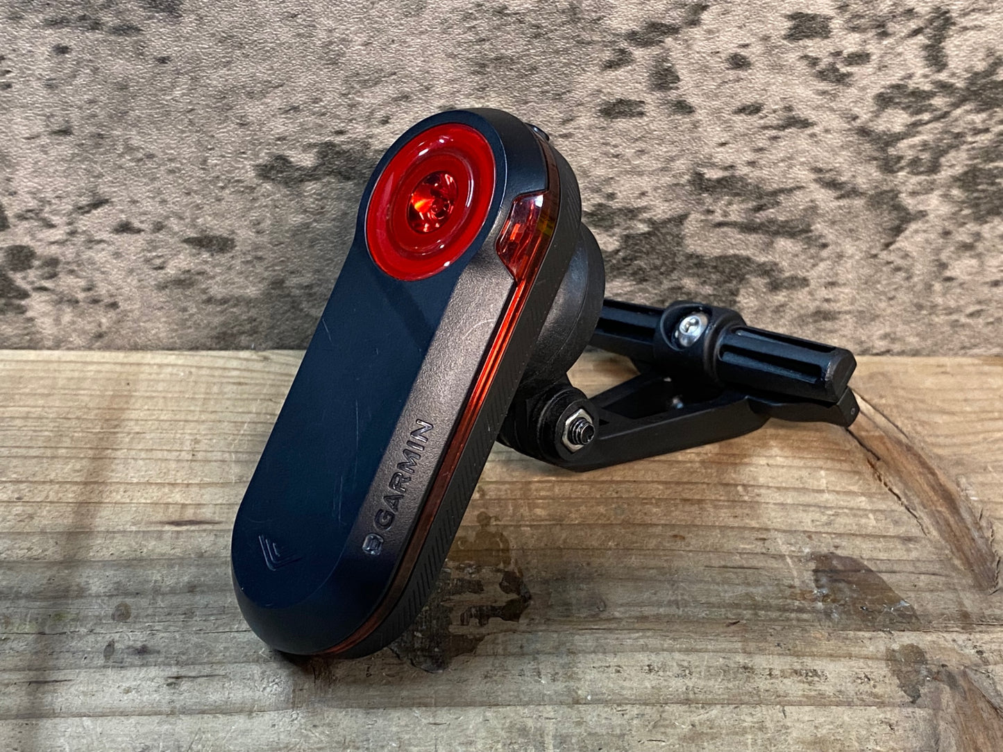 IW818 ガーミン GARMIN VARIA RTL 515 リアビューレーダー リアライト レックマウント付属 ※動作確認済み