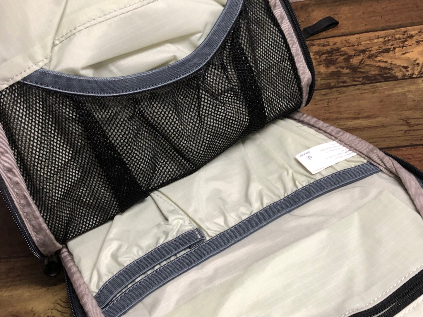 IY223 ドイター deuter road one リュック バックパック グレー 黒