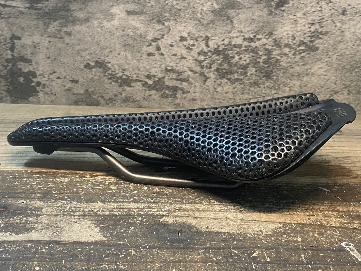 IW562 フィジーク fizik アンタレス ANTARES VERSUS EVO R3 ADAPTIVE サドル 139mm kiumレール