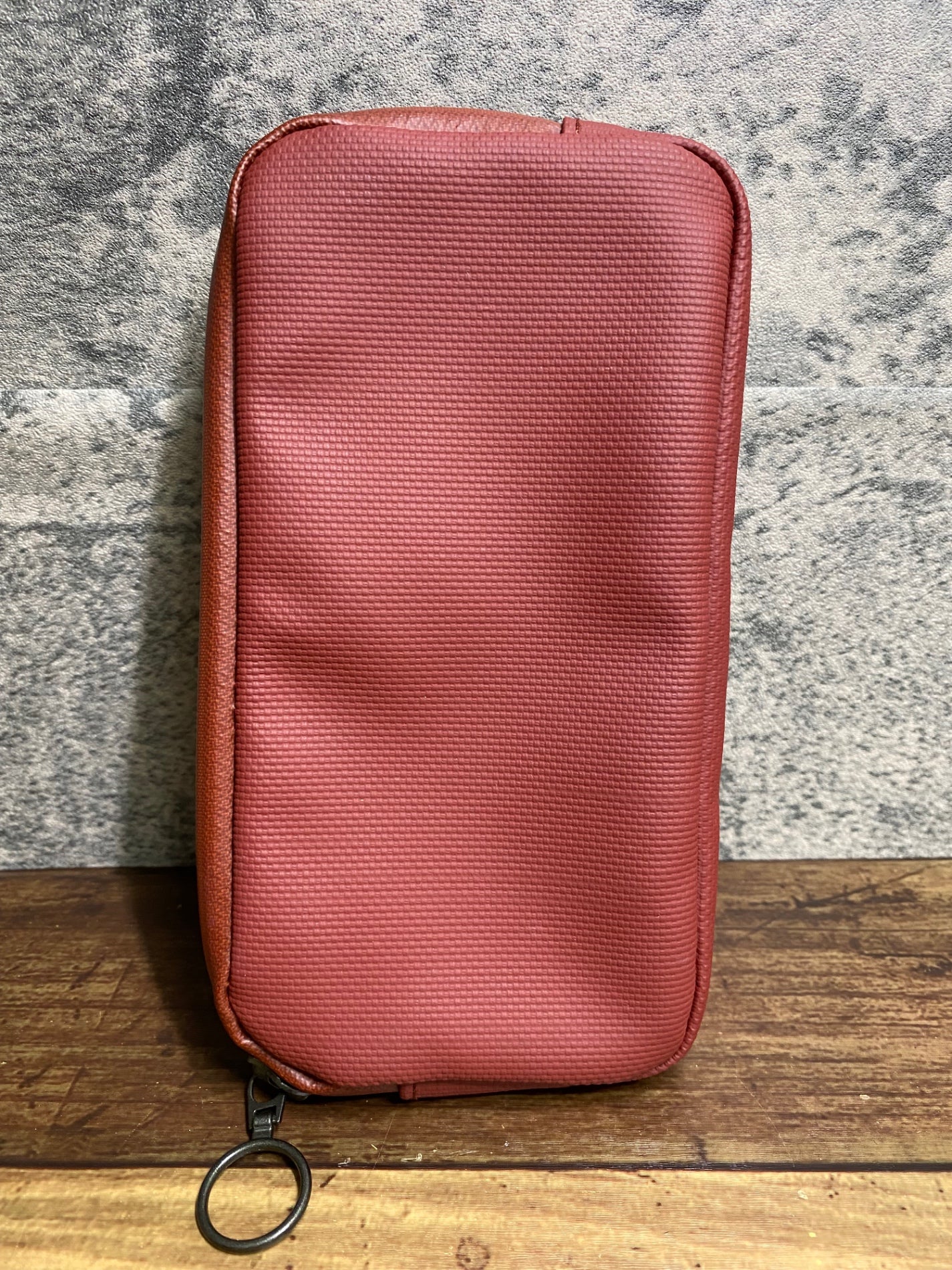 JB954 ラファ Rapha ESSENTIALS CASE 赤