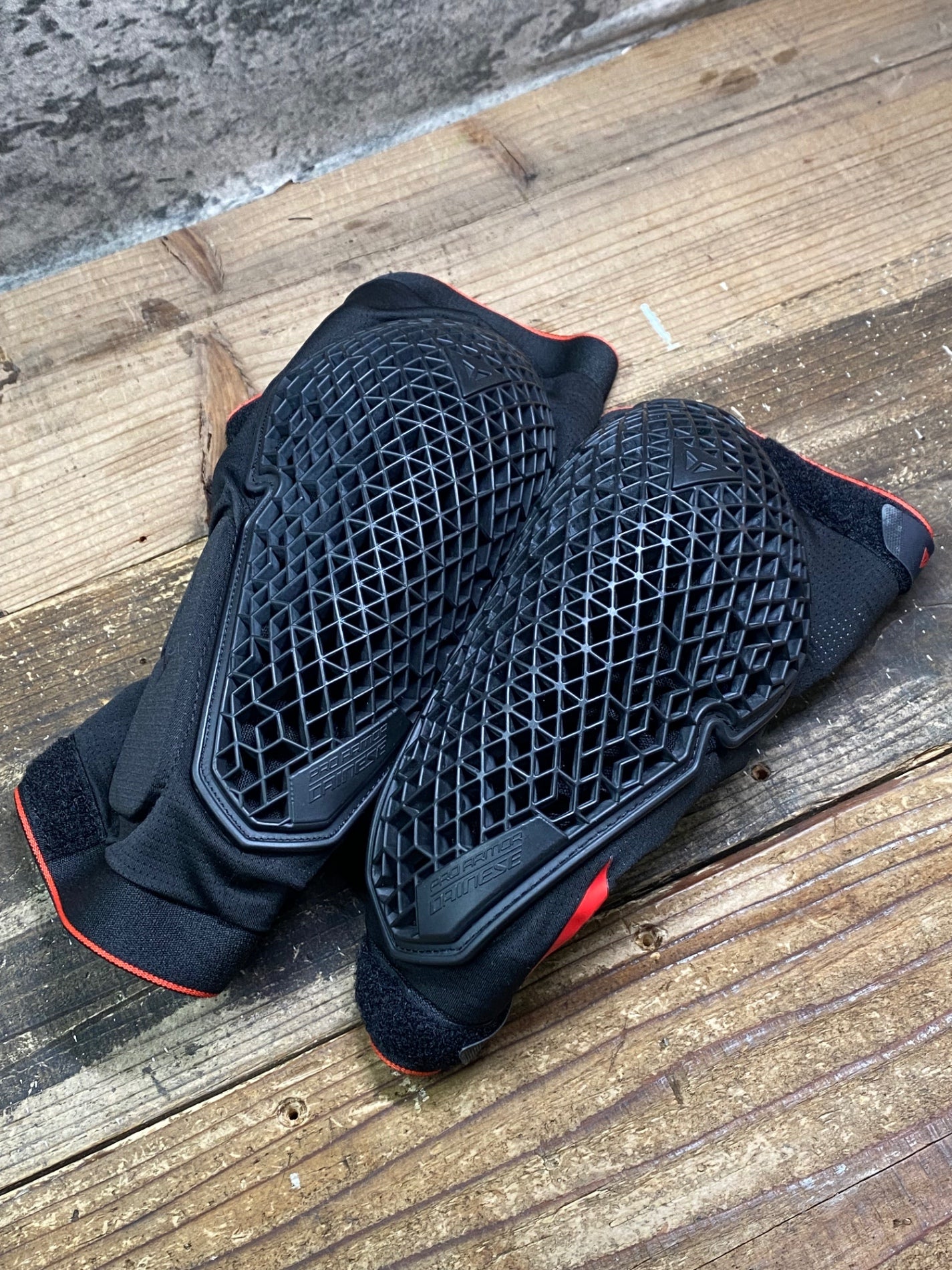 IQ857 ダイネーゼ DAINESE エルボープロテクター 黒 L