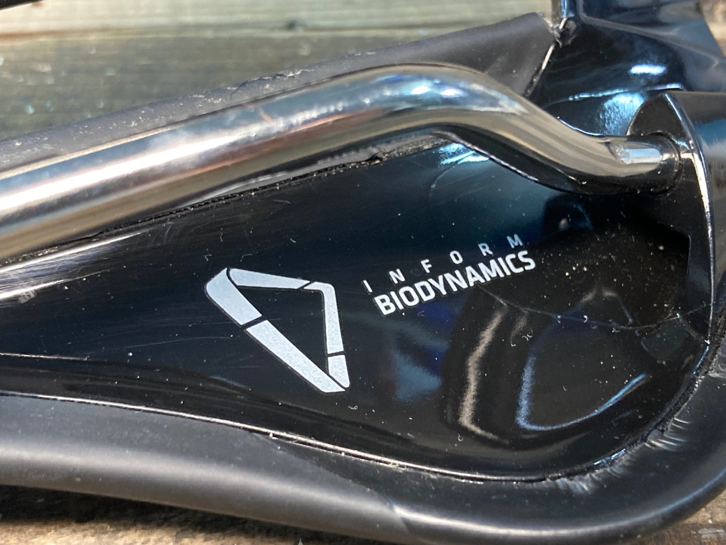 IN891 ボントレガー BONTRAGER MONTROSE ELITE サドル 黒 Hollow Tiレール