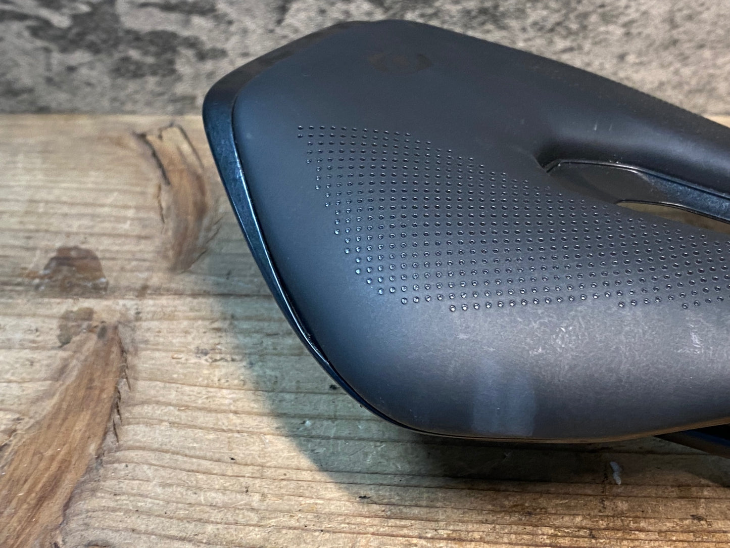 IY910 シンクロス Syncros Belcarra V 1.5 サドル 黒 140mm クロモリレール