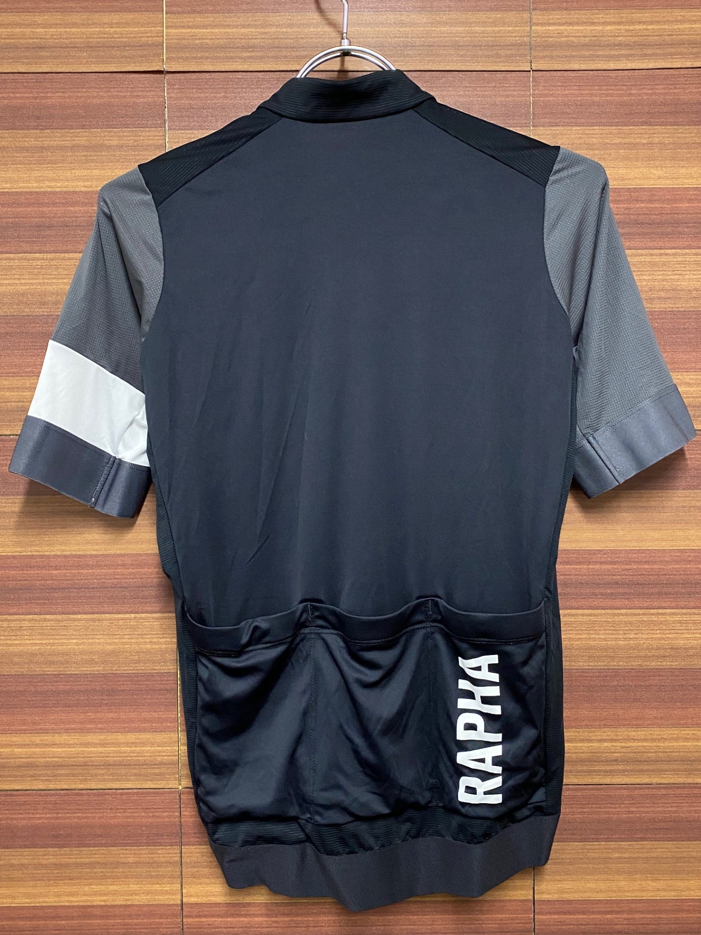 IT773 ラファ RAPHA PRO TEAM TRAINING JERSEY S 黒/白