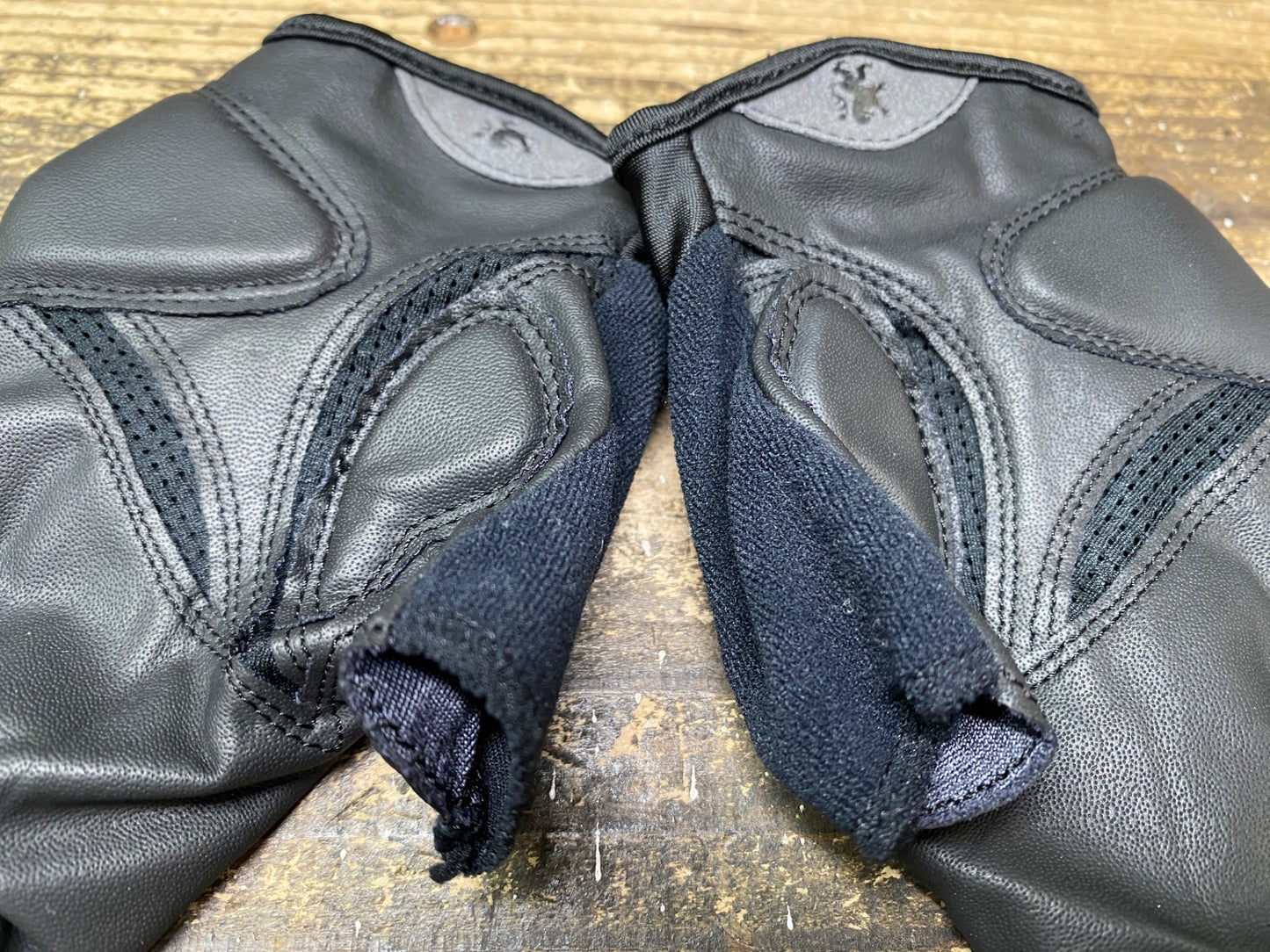 JB082 リオンドカペルミュール Lion de KAPELMUUR 指切り グローブ 黒 XS