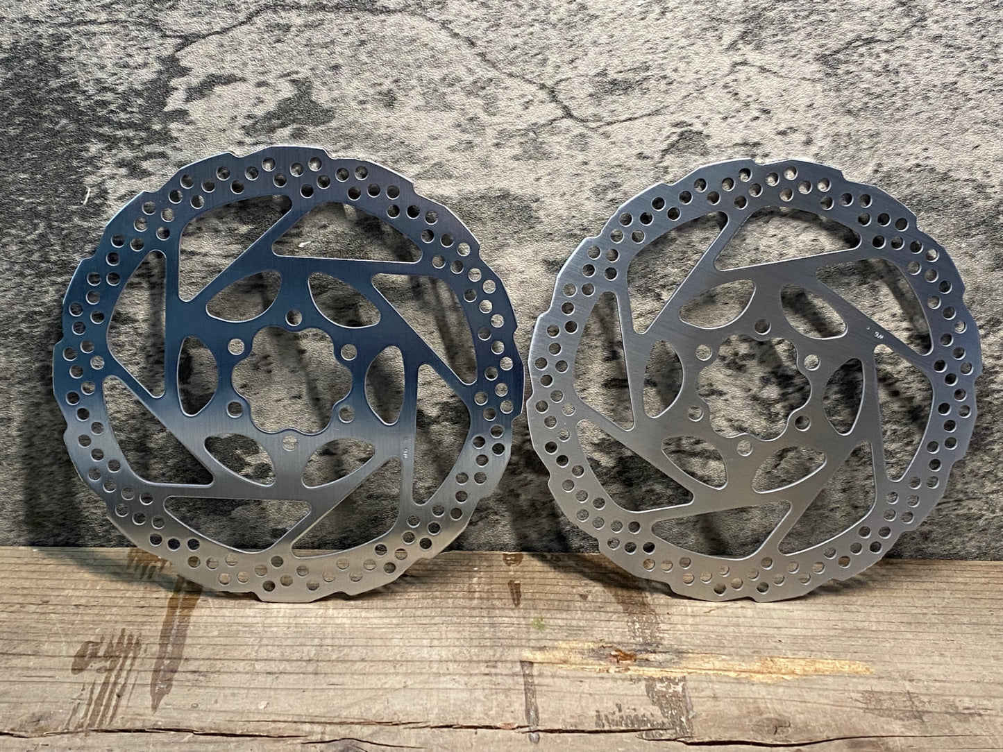 IX727 シマノ SHIMANO SM-RT56 ディスクブレーキローター 2枚セット Φ160 6ボルト