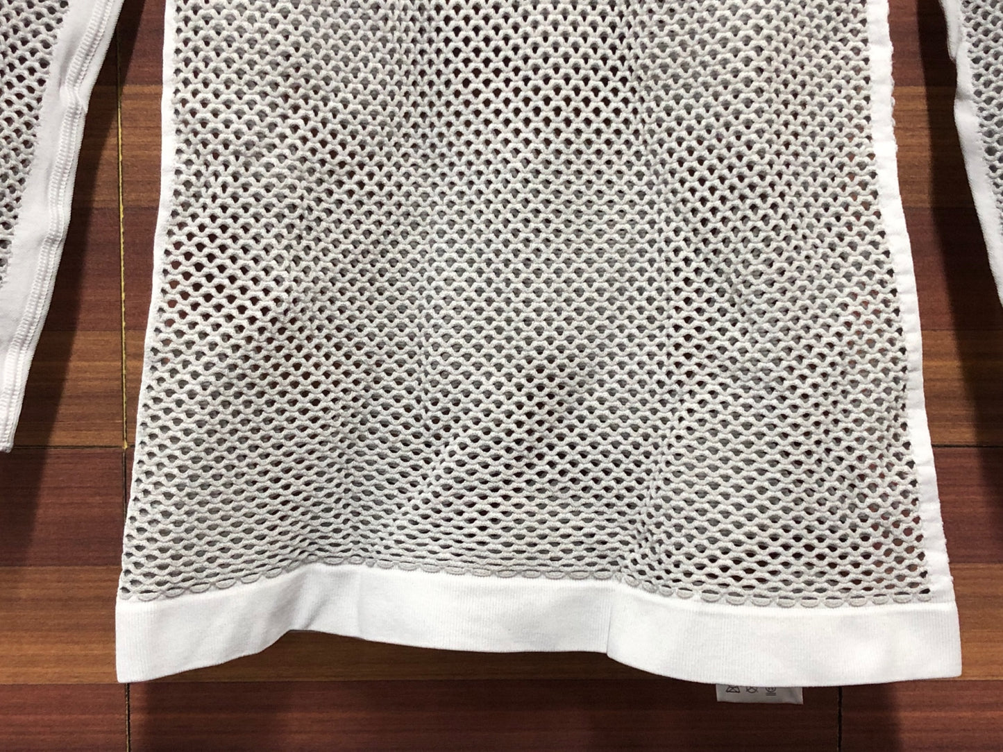 IQ818 ミレー MILLET 長袖 べースレイヤー 白 S-M