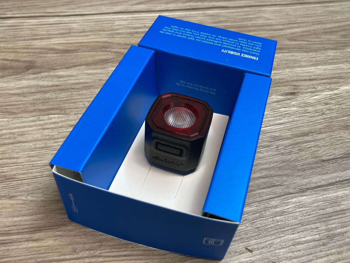 IV769 ジャイアント GIANT RECON TL 100 テールライト