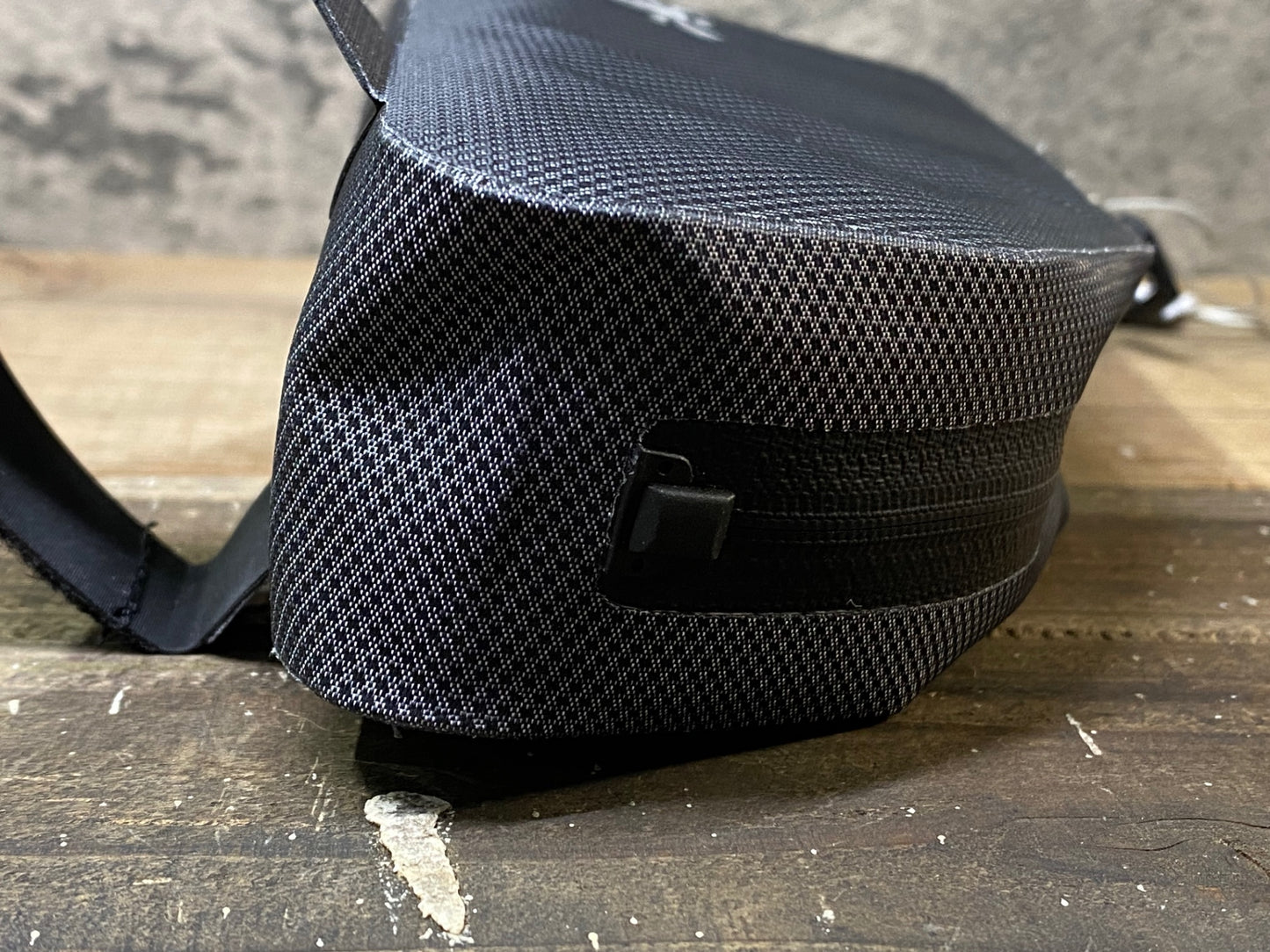 IM696 アピデュラ APIDURA エクスぺディション トップチューブバッグ 1L