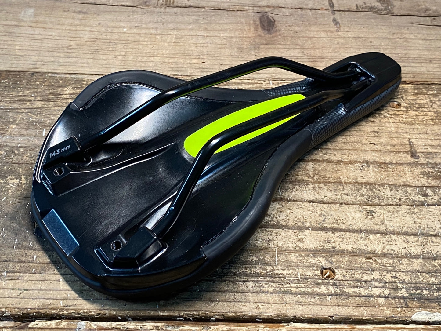 IX477 スペシャライズド SPECIALIZED ブリッジ BRIDGE mimic サドル 黒 143mm