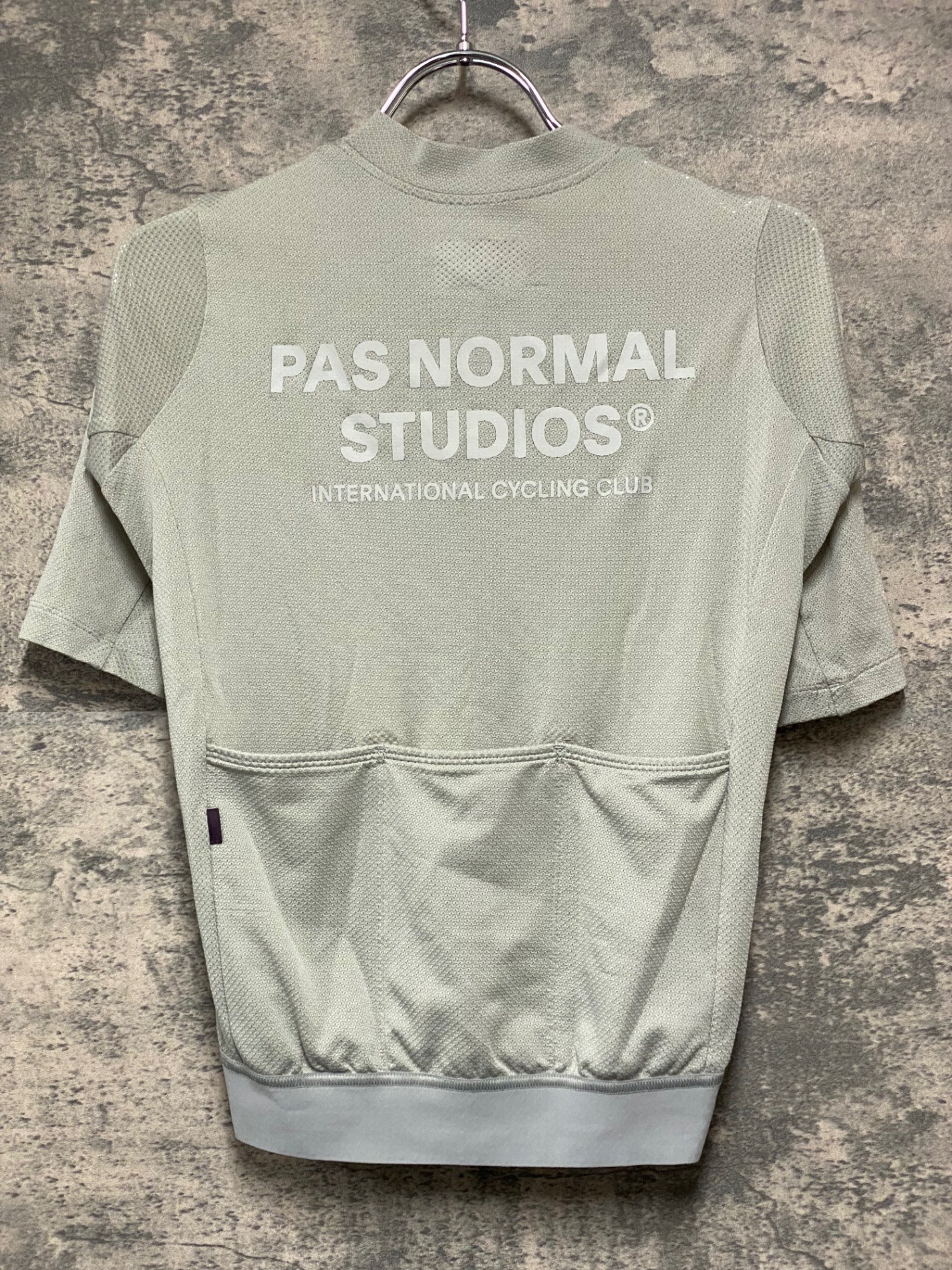 JC430 パスノーマルスタジオ Pas Normal Studios | Men's Solitude Mesh Jersey 半袖 サイクルジャージ ライトグレー XS
