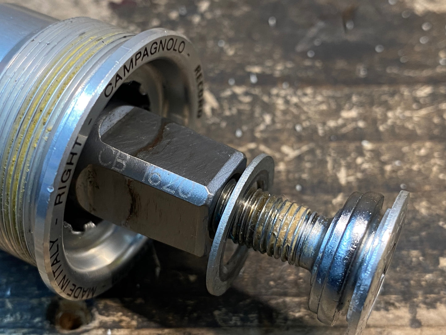 IT896 カンパニョーロ CAMPAGNOLO BB RECORD スクエアテーパー 102mm