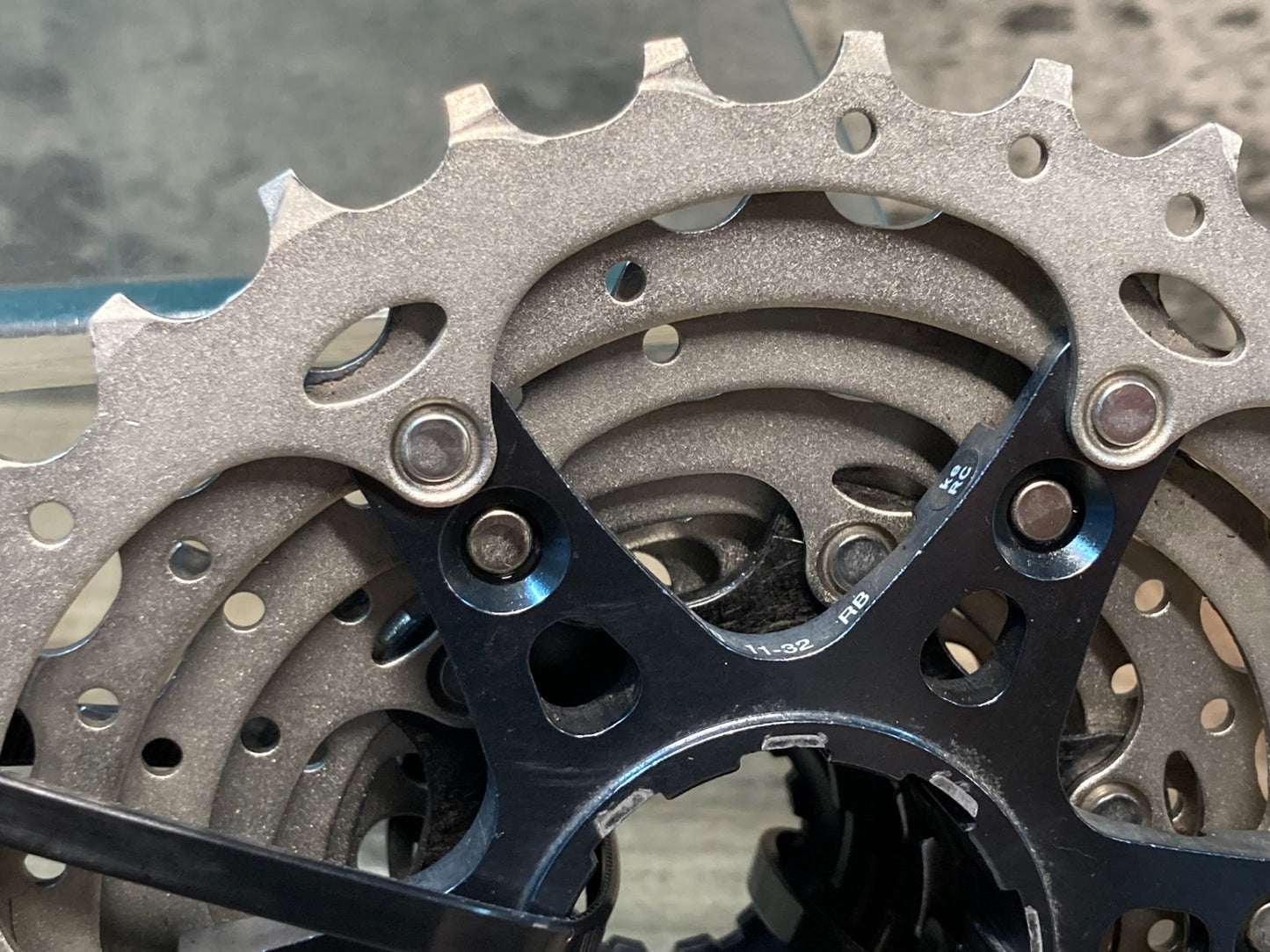 IX253 シマノ SHIMANO アルテグラ CS-R8000 11-32T スプロケット 11S