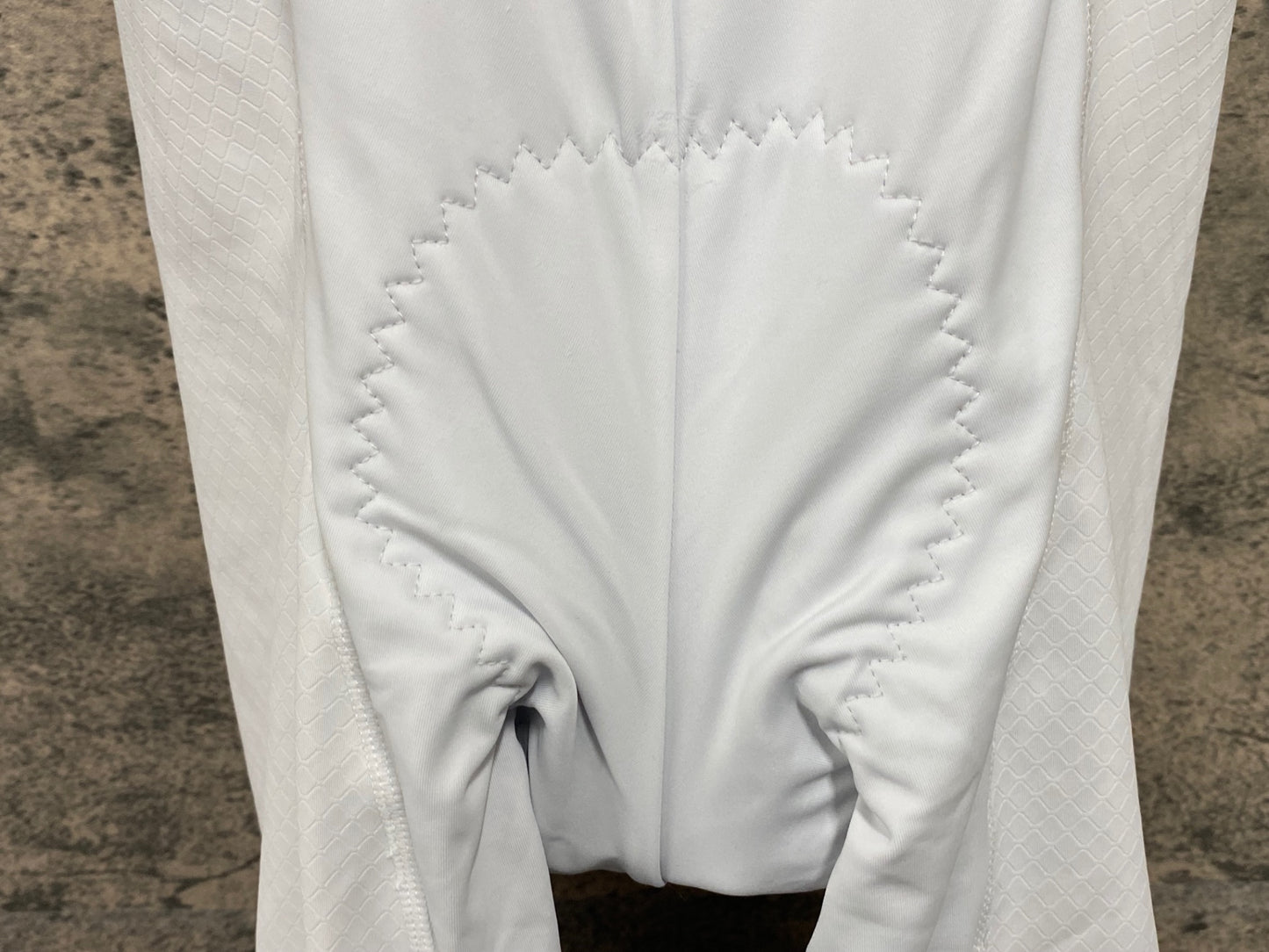 IY722 モントン MONTON ビブショーツ 白 S