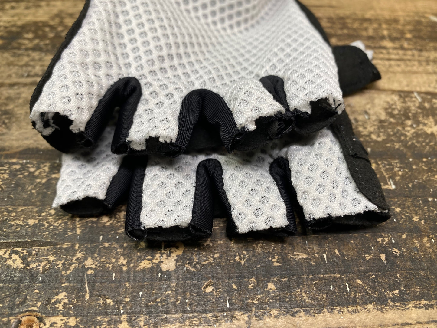 JC061 イザドア Isadore 指切 グローブ 白 黒 M ※スレ