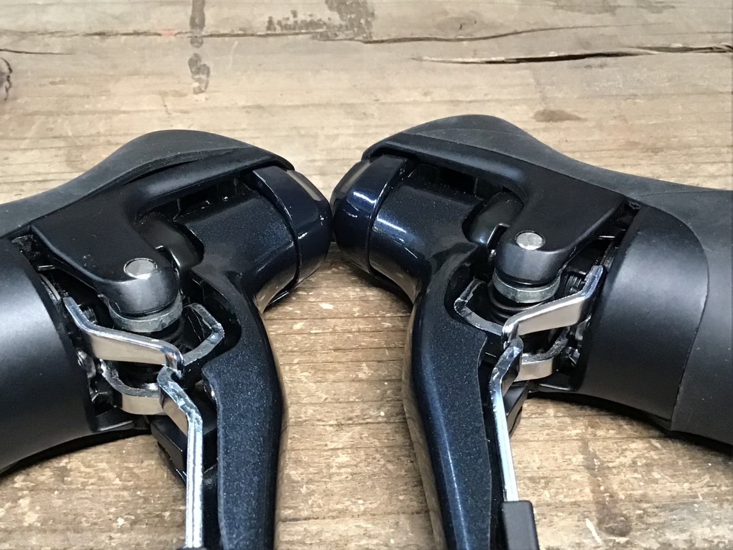 IS084 シマノ SHIMANO ソラ SORA ST-R3000 STIレバー 2x9S