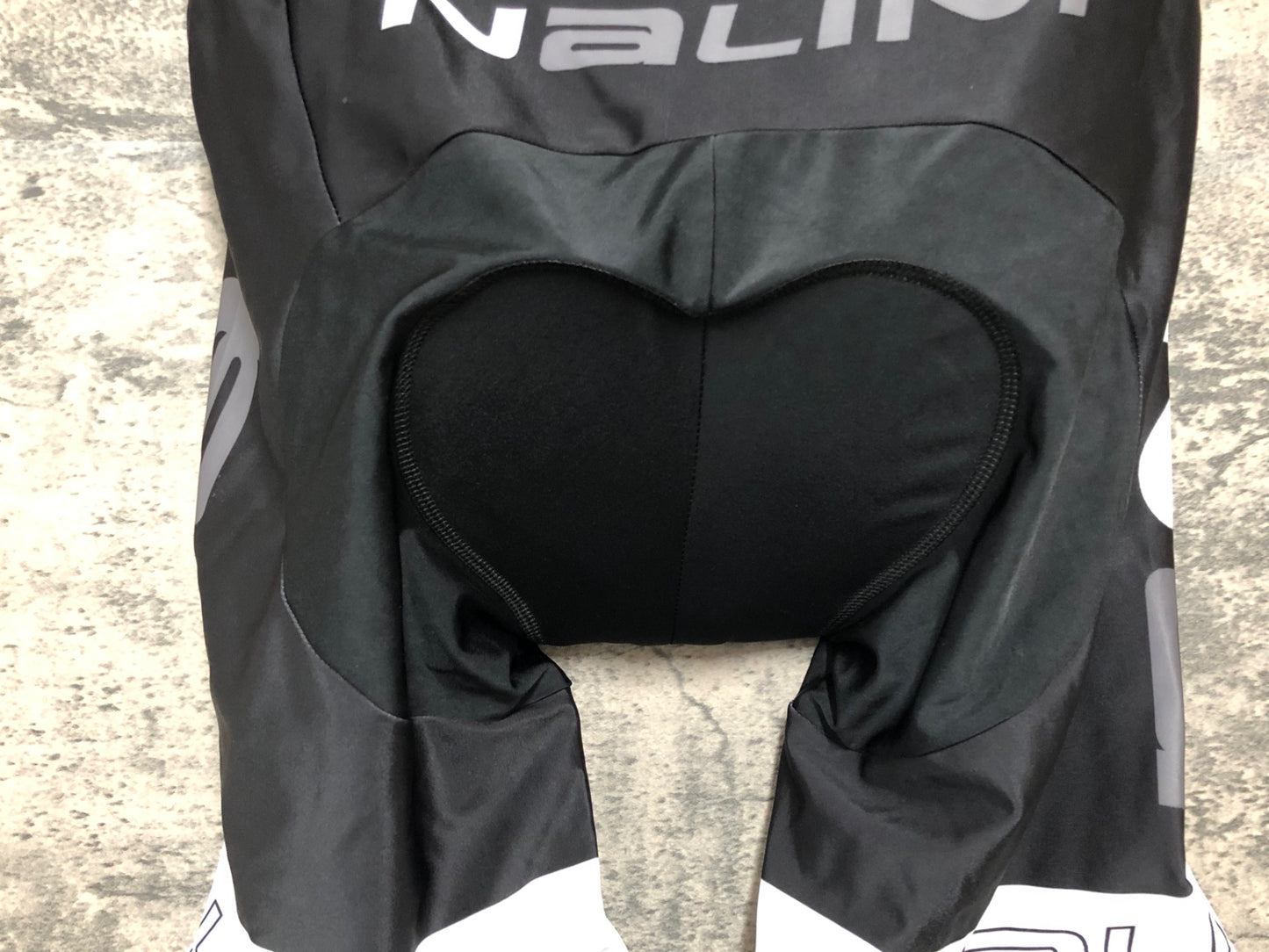 IM716 ナリーニ Nalini レーサーパンツ XLサイズ 黒 タグ付き