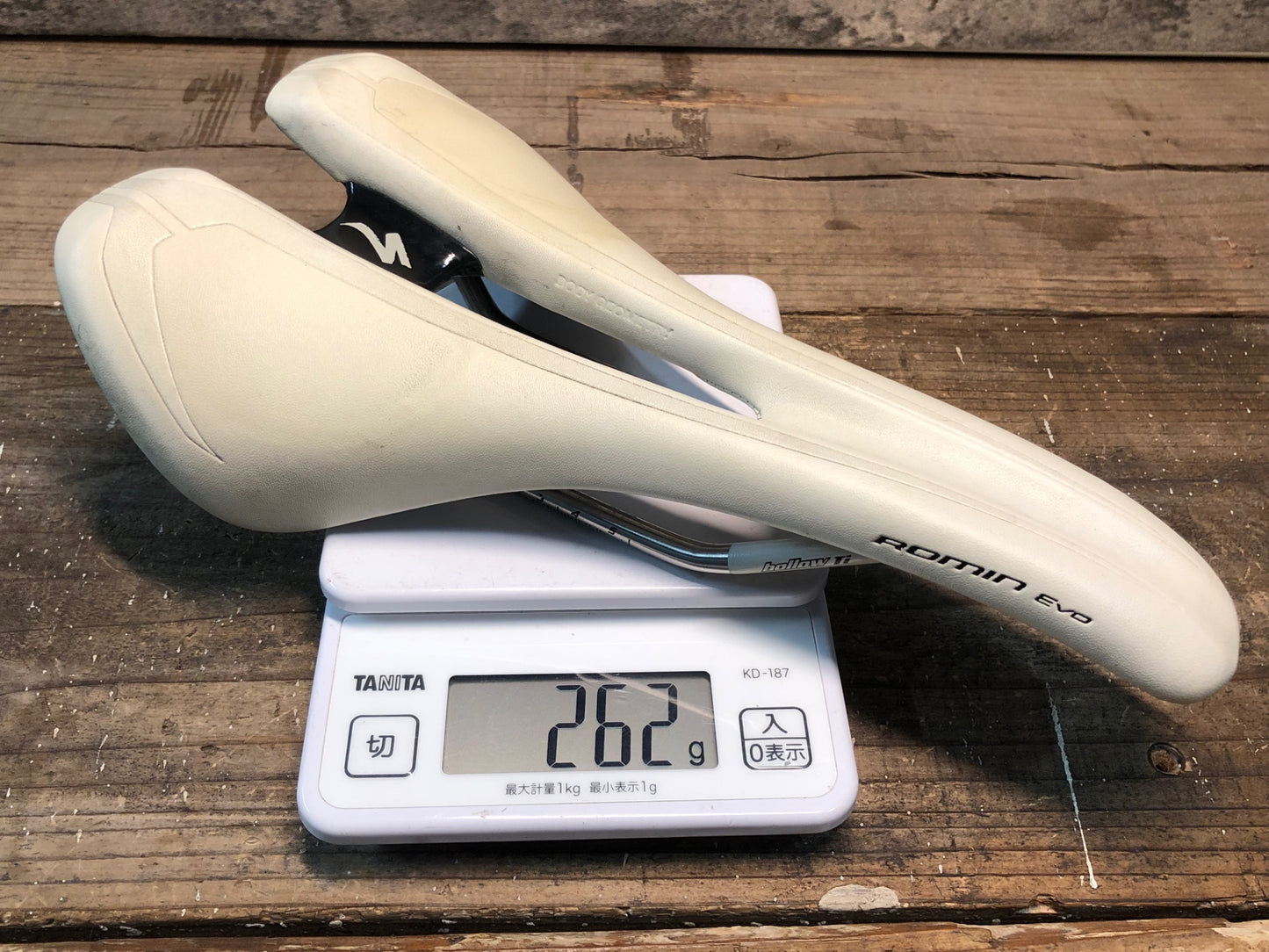 IQ478 スペシャライズド SPECIALIZED ローミン ROMIN EVO サドル HOLLOW TIレール 白 143mm