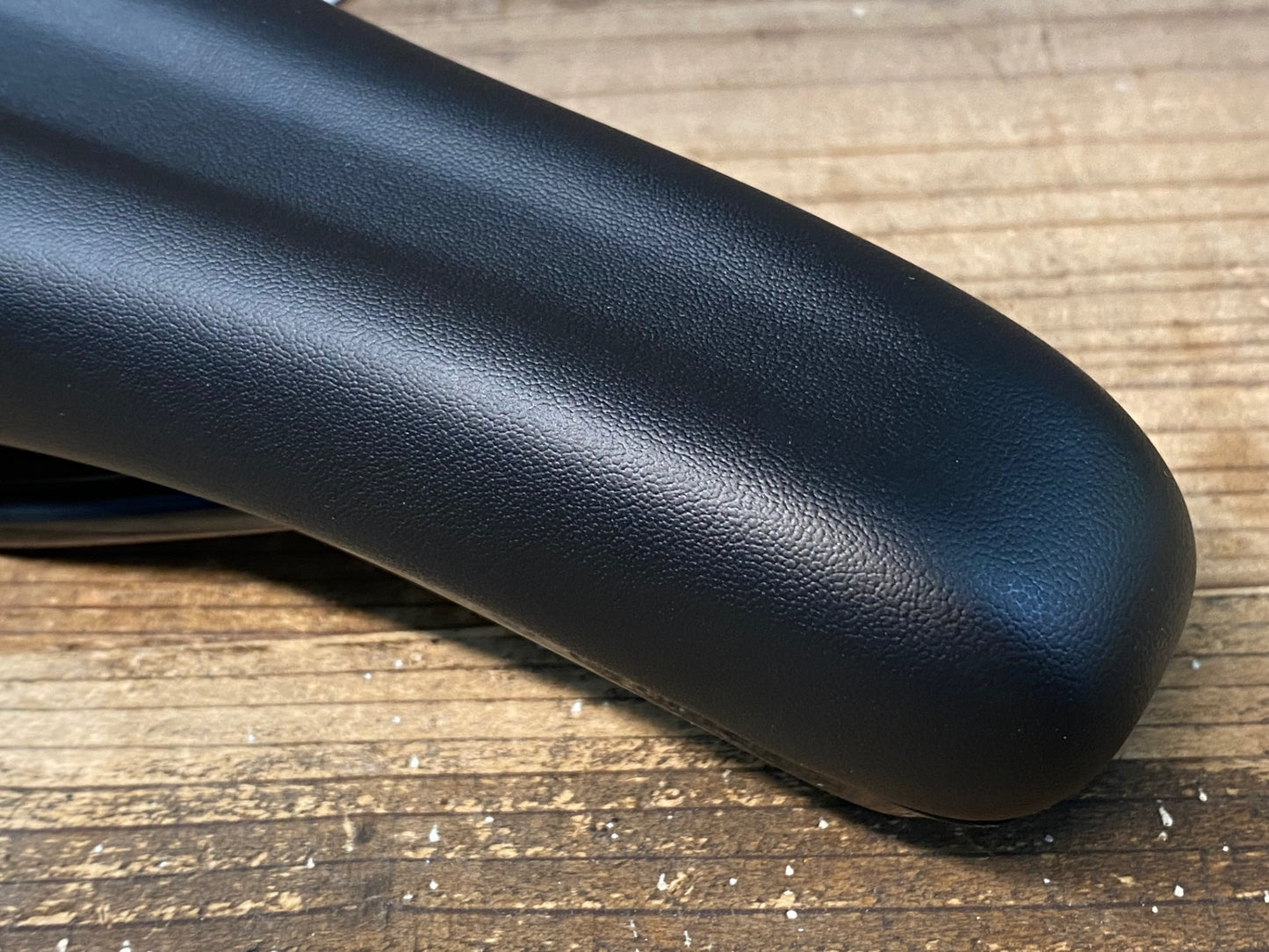 IV999 ジャイアント GIANT CONTACT COMFORT FORWARD SADDLE サドル 黒 クロモリ