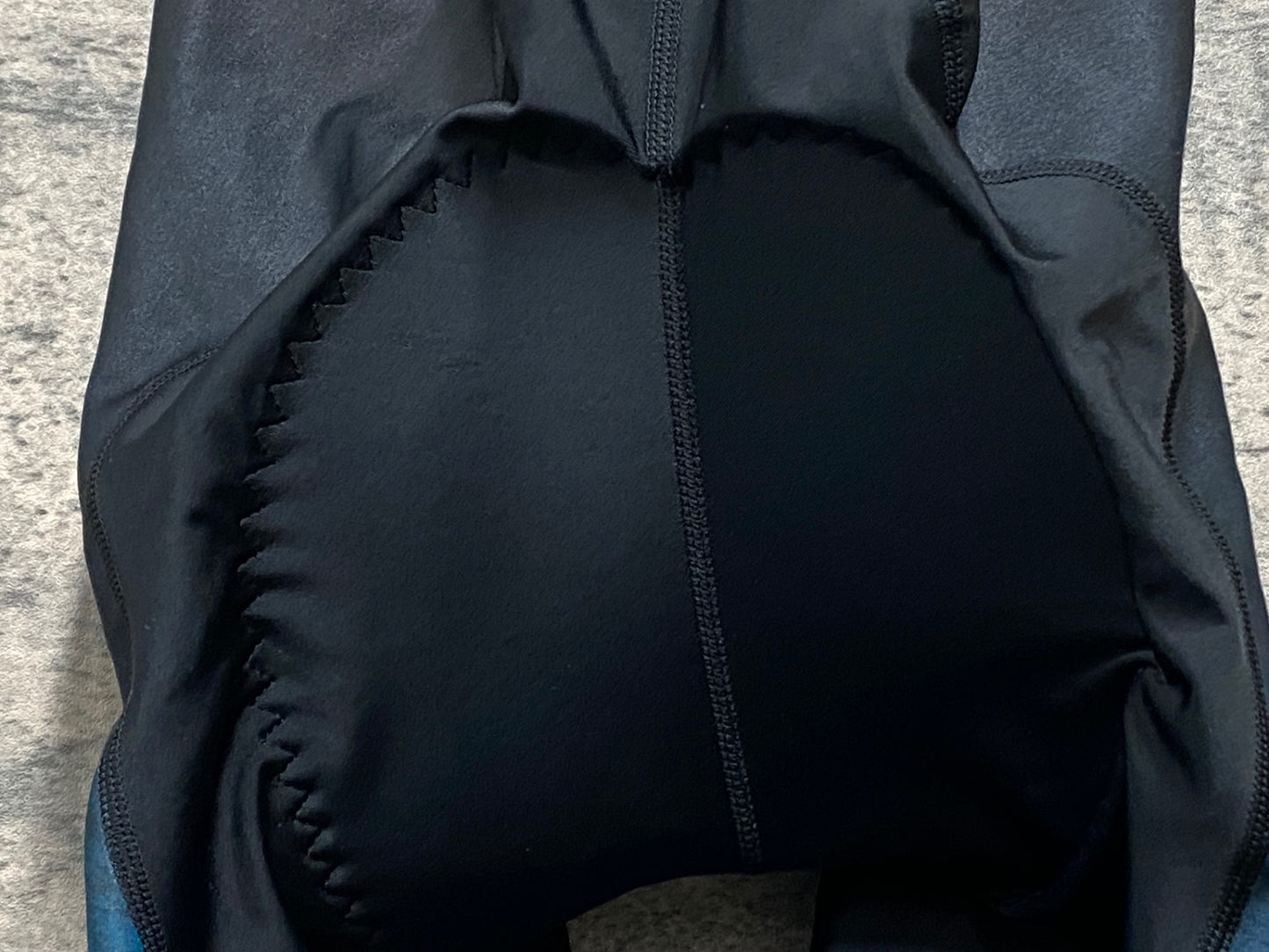 IU113 リオンドカペルミュール Lion de KAPELMUUR ビブショーツ 黒紺 S