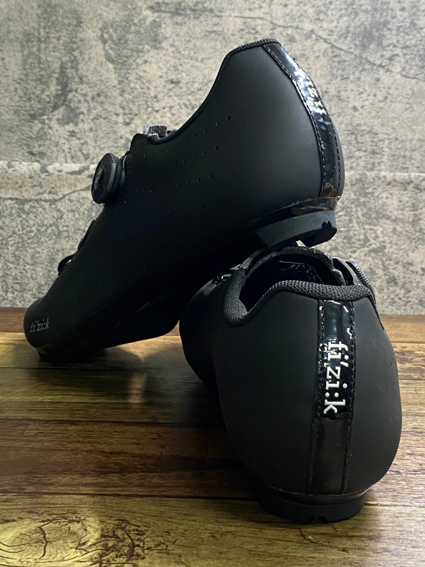 IZ389 フィジーク fizik テンポ TEMPO OVERCURVE R5 EU44サイズ ビンディングシューズ SPD-SL 黒