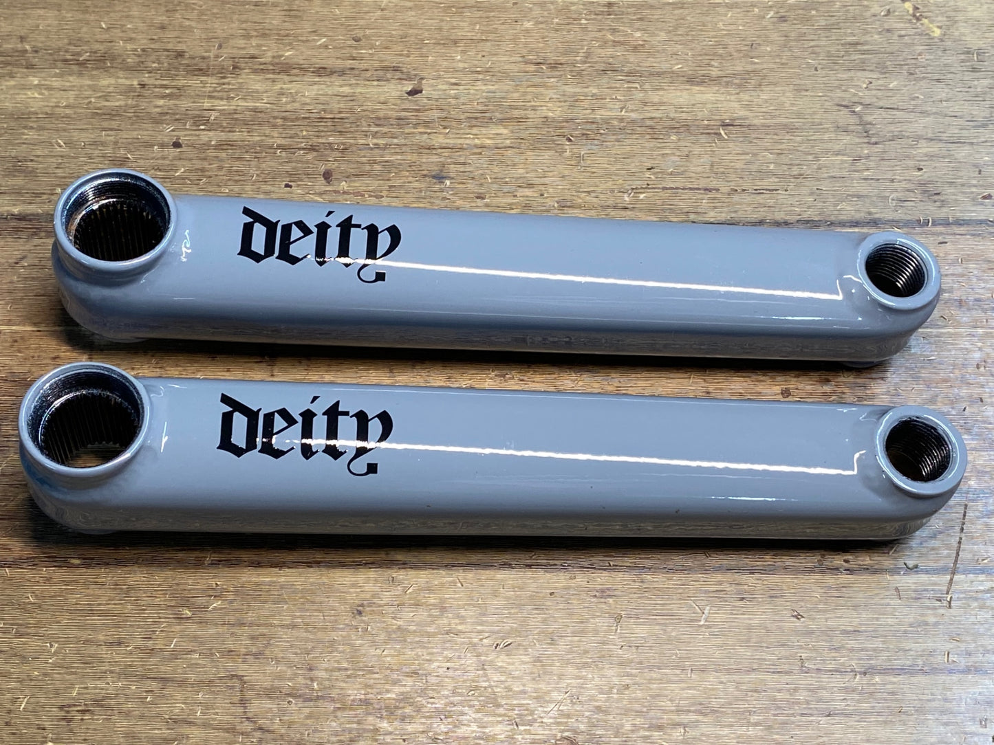 IV361 Deity components クランクアームセット 36 teeth axle 19m/m 153mm グレー