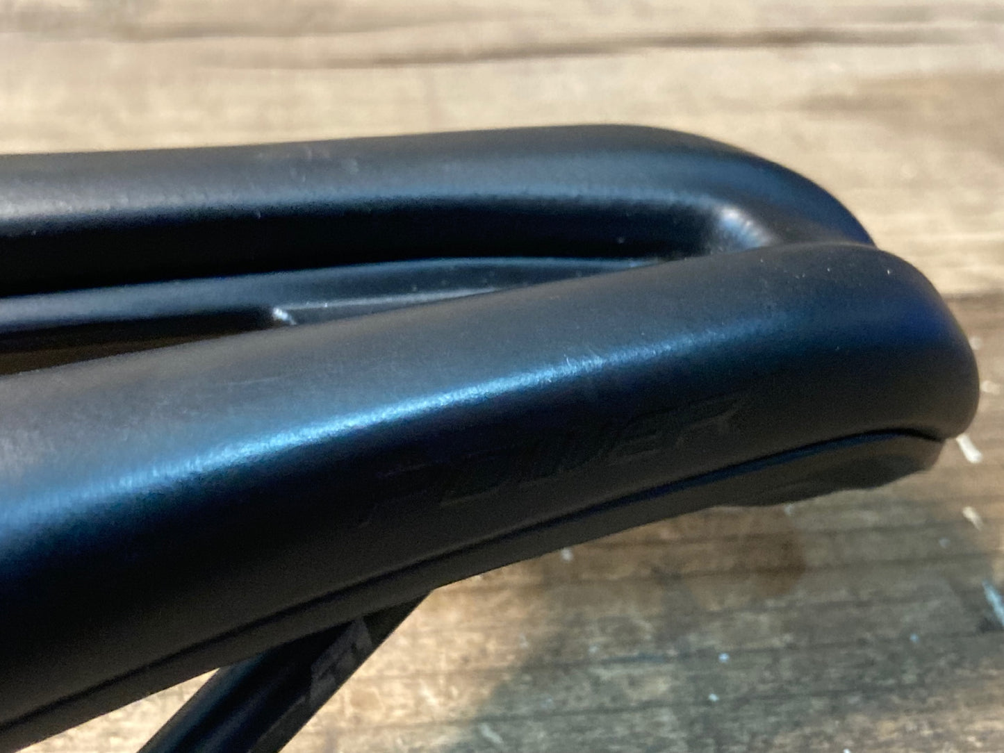 IP542 スペシャライズド SPECIALIZED POWER EXPERT HOLLOW Tiレール サドル 143mm