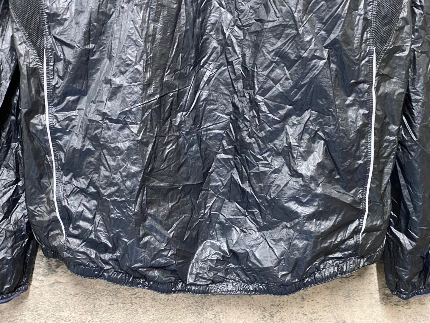 JB483 モンベル mont-bell 長袖 ウィンドブレーカー 黒 L