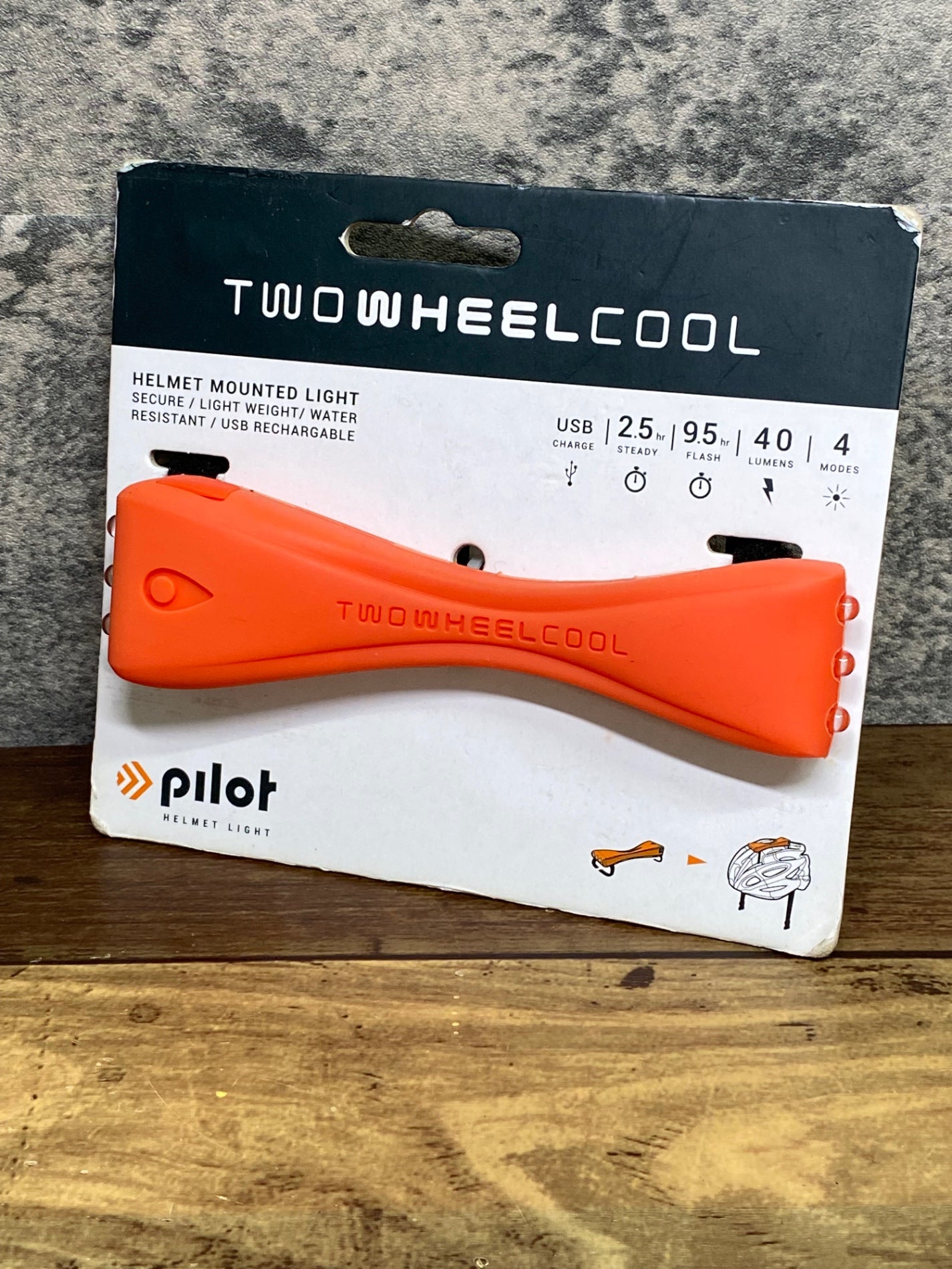 IV756 TWO WHEEL COOL Pilot Helmet Light ライト 赤 未使用